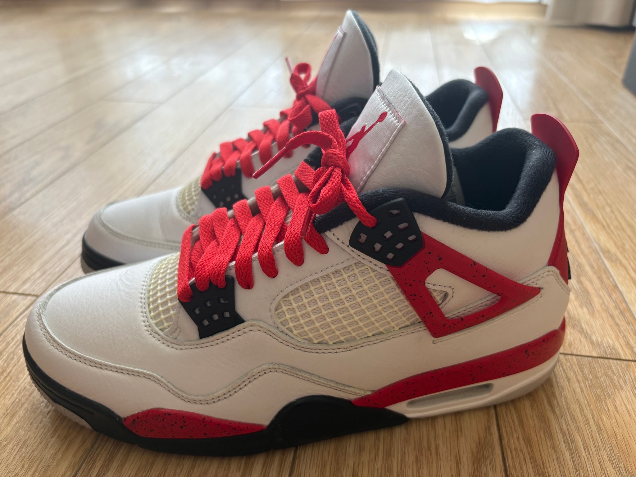 Nike Air Jordan 4 Retro "Red Cement"