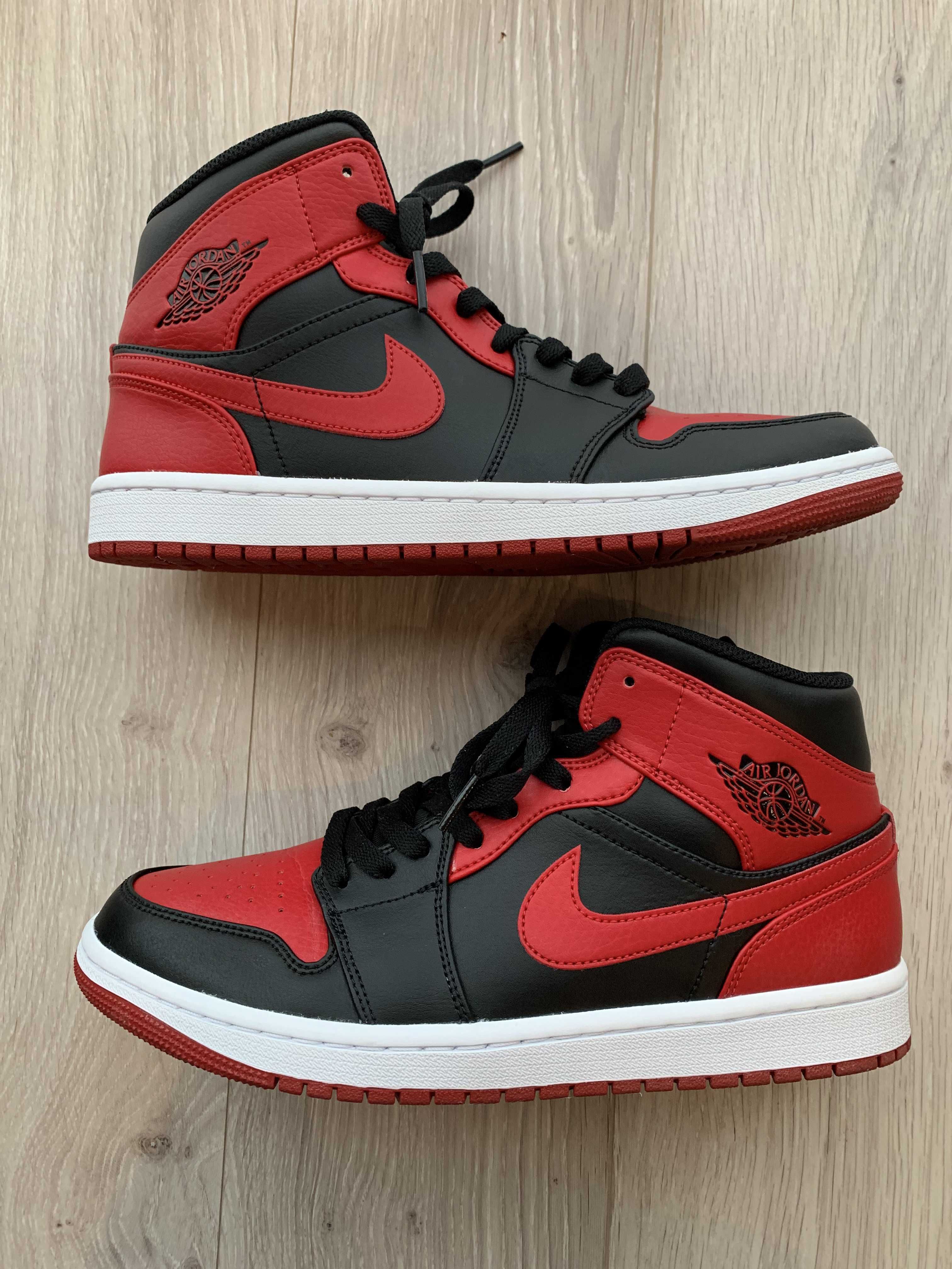 Nike Air Jordan 1 Mid "Bred"