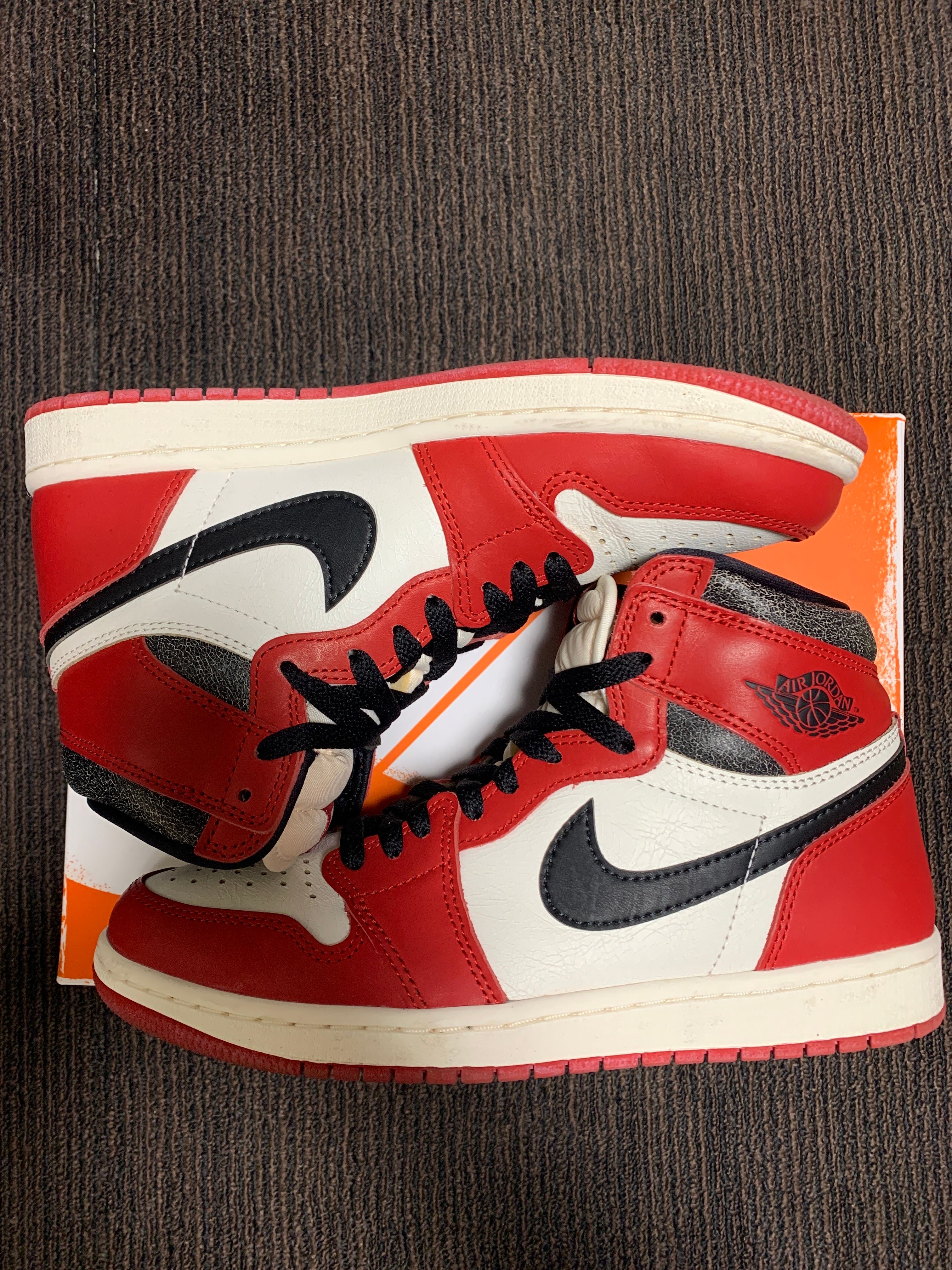 Nike Air Jordan 1 High OG "Lost & Found/Chicago"