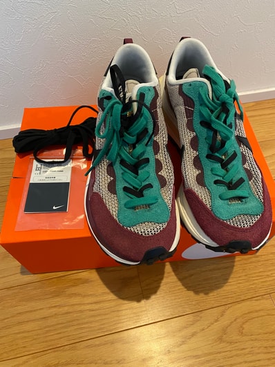 sacai × Nike Vapor Waffle "String/Red/Green"