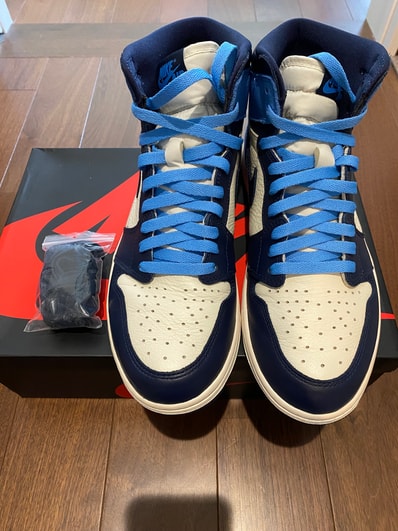 Nike Air Jordan 1 Retro High OG "Obsidian/University Blue"