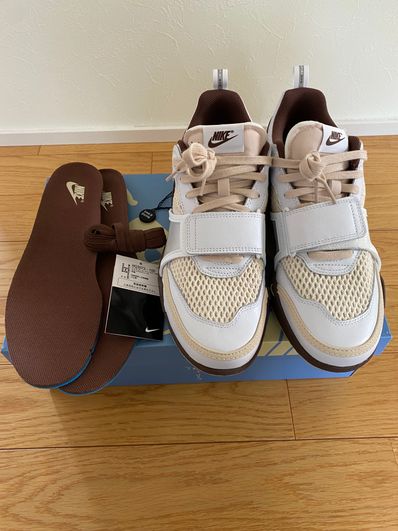 Travis Scott × Nike Zoom Field Jaxx "White and Light Chocolate"
