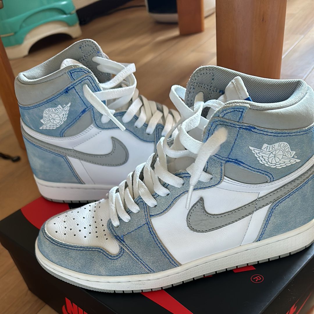 Nike Air Jordan 1 High OG "Hyper Royal"