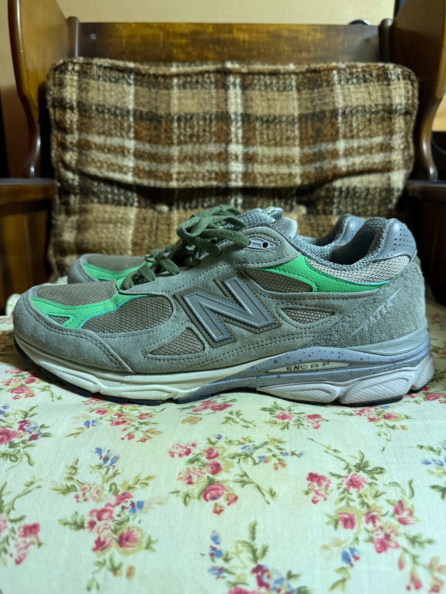 Patta × New Balance 990V3 Keep Your Family Close "Olive"
