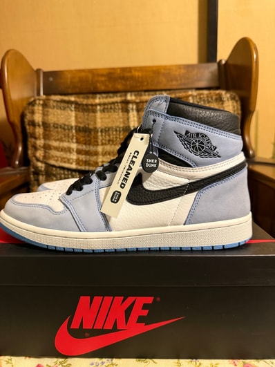 Nike Air Jordan 1 High OG "University Blue"
