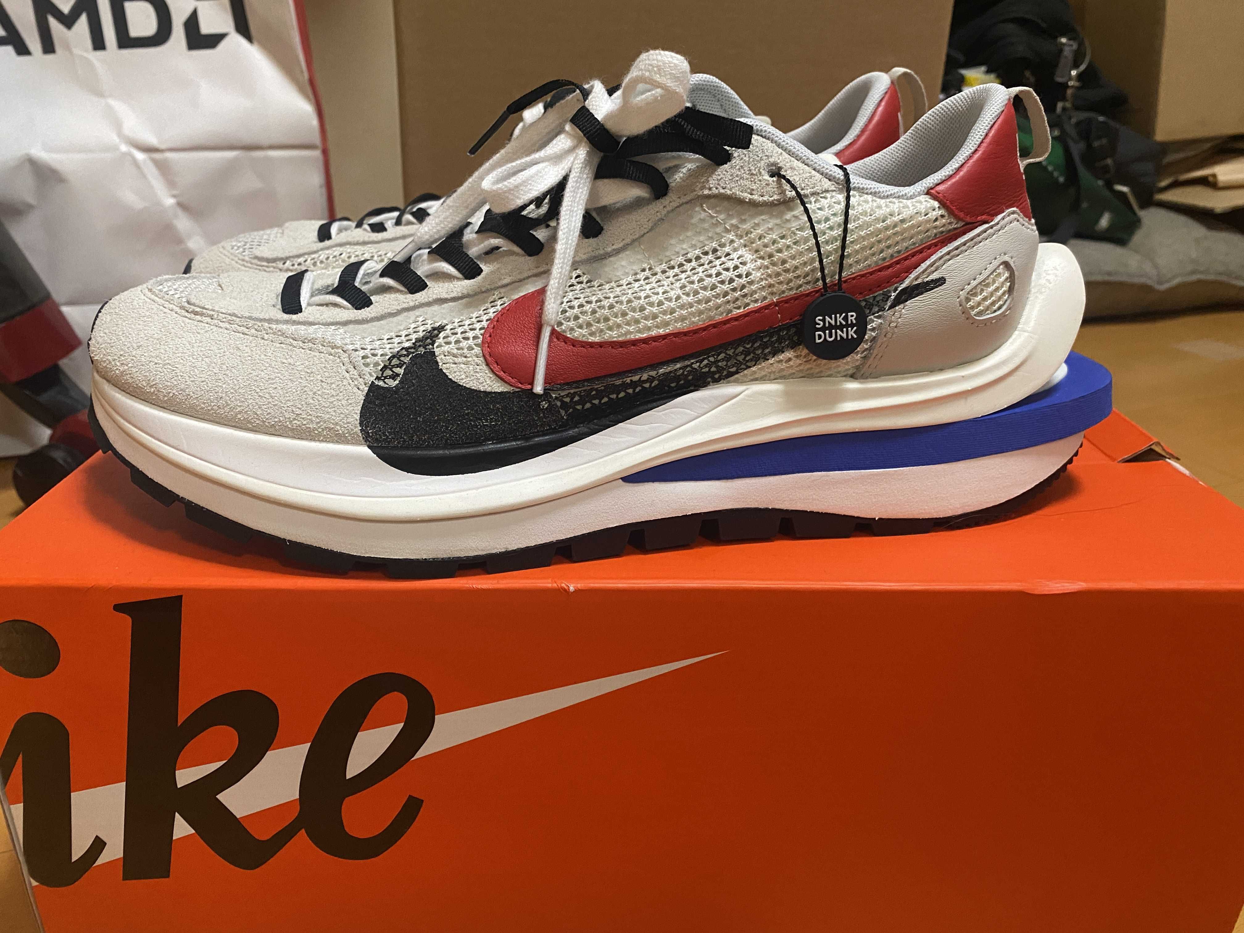 sacai × Nike Vapor Waffle "Royal Fuchsia"