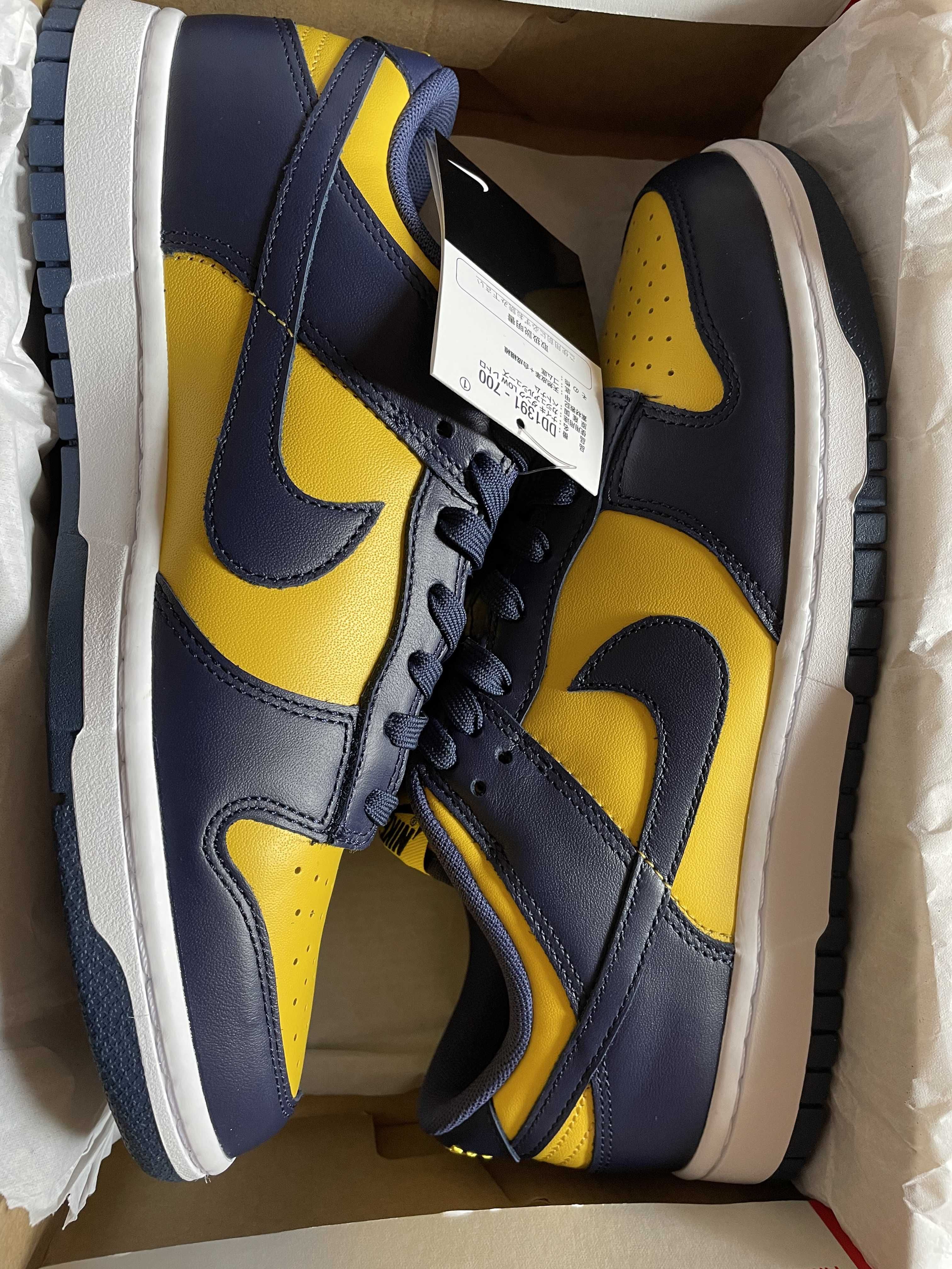 Nike Dunk Low "Michigan"