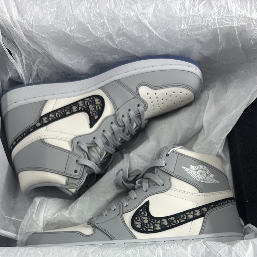 ディオール × ナイキ エアジョーダン1 ハイ OG "ディオール"