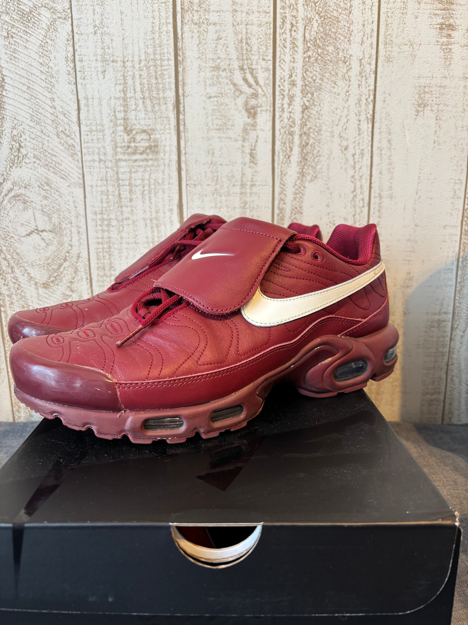 Nike Air Max Plus Tiempo "Team Red and Sail"