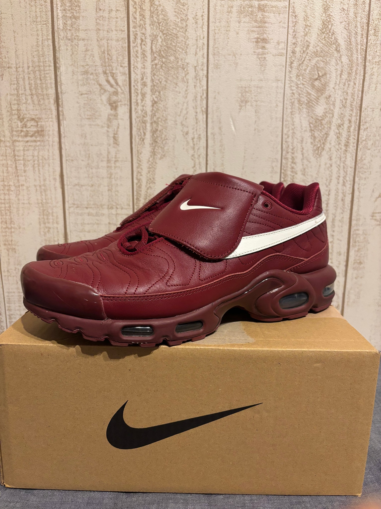 Nike Air Max Plus Tiempo "Team Red and Sail"