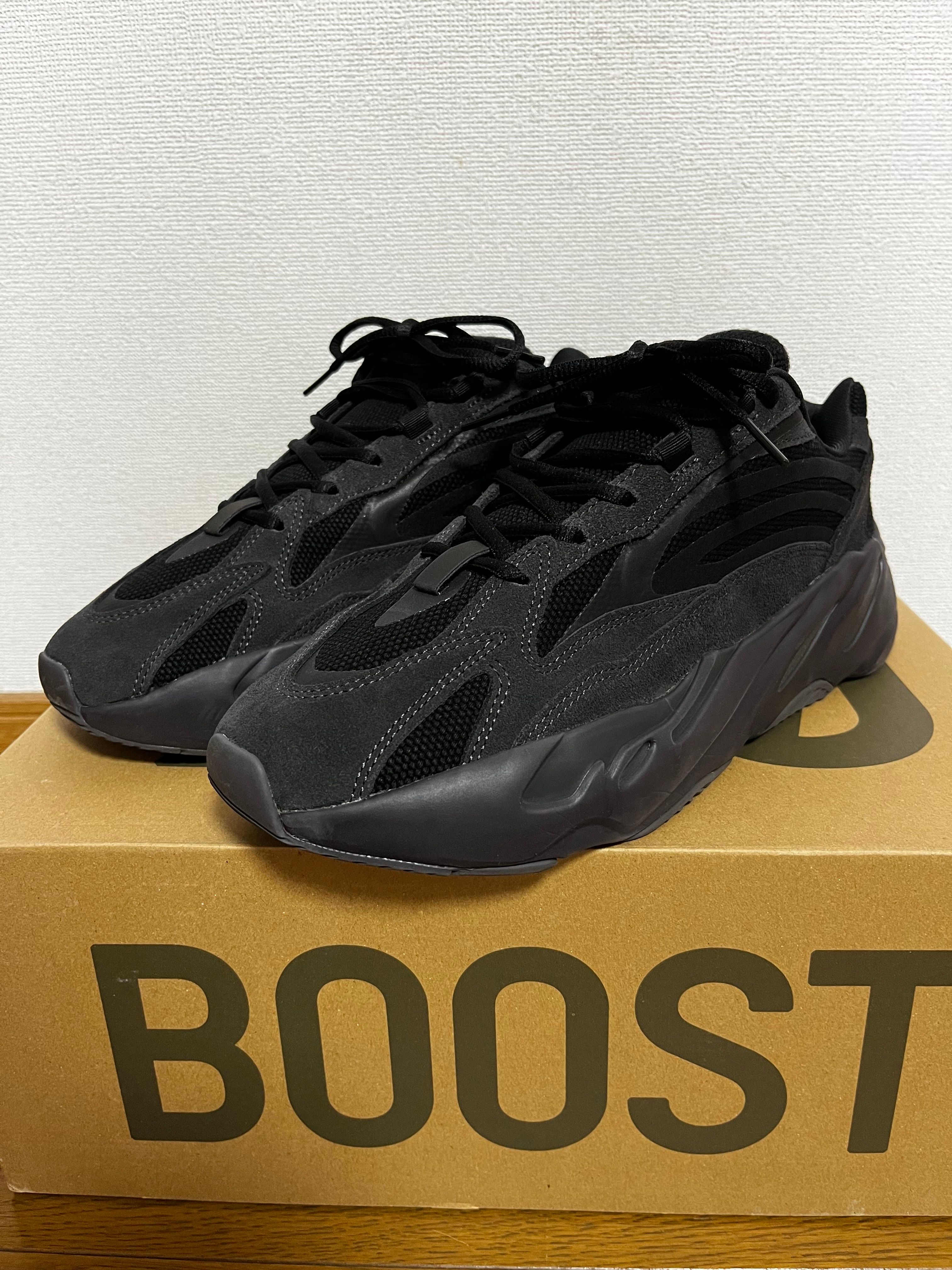 adidas YEEZY BOOST 700 V2 "Vanta"