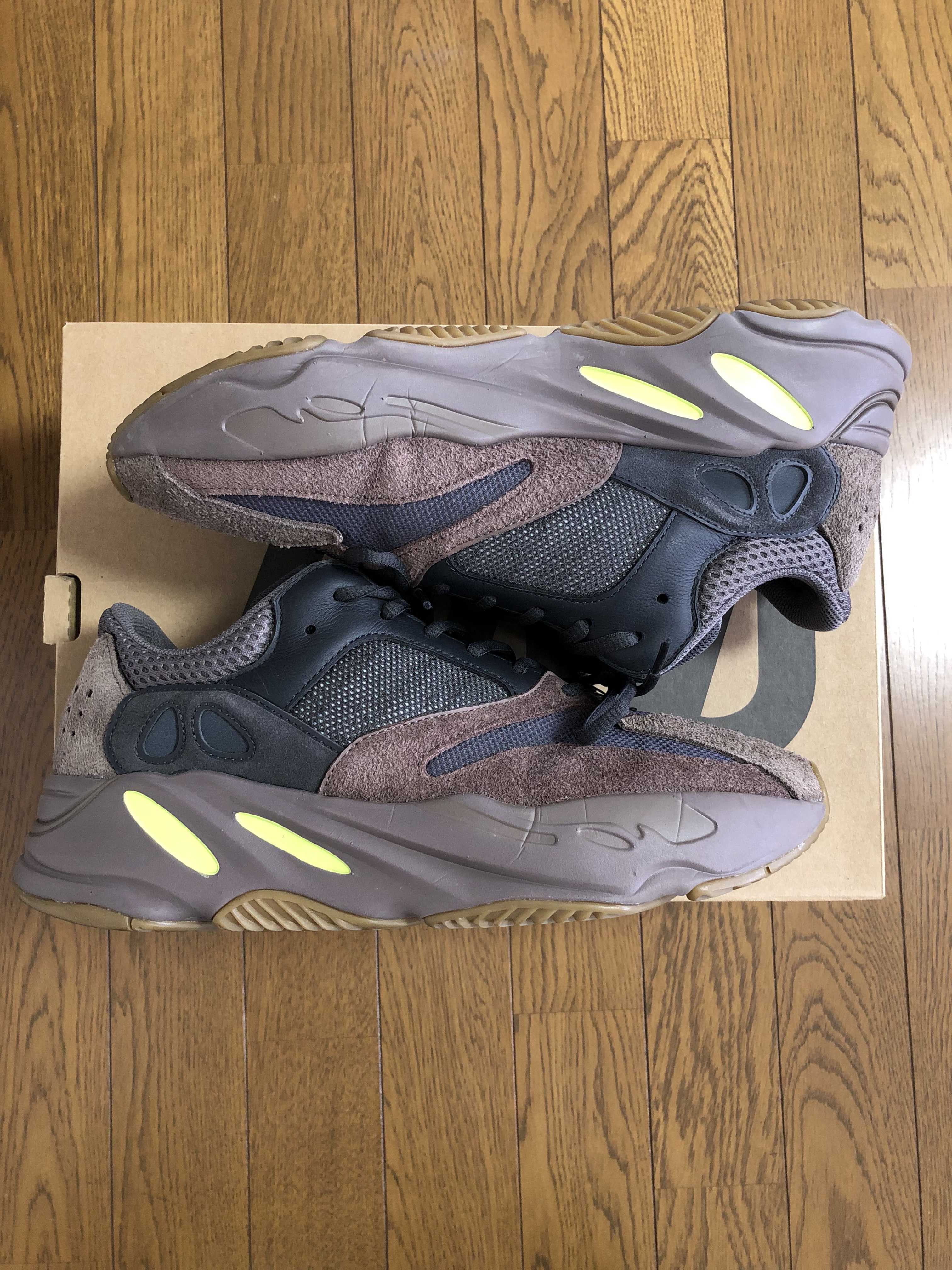 YEEZY BOOST 700 WAVE RUNNER DARK GREY