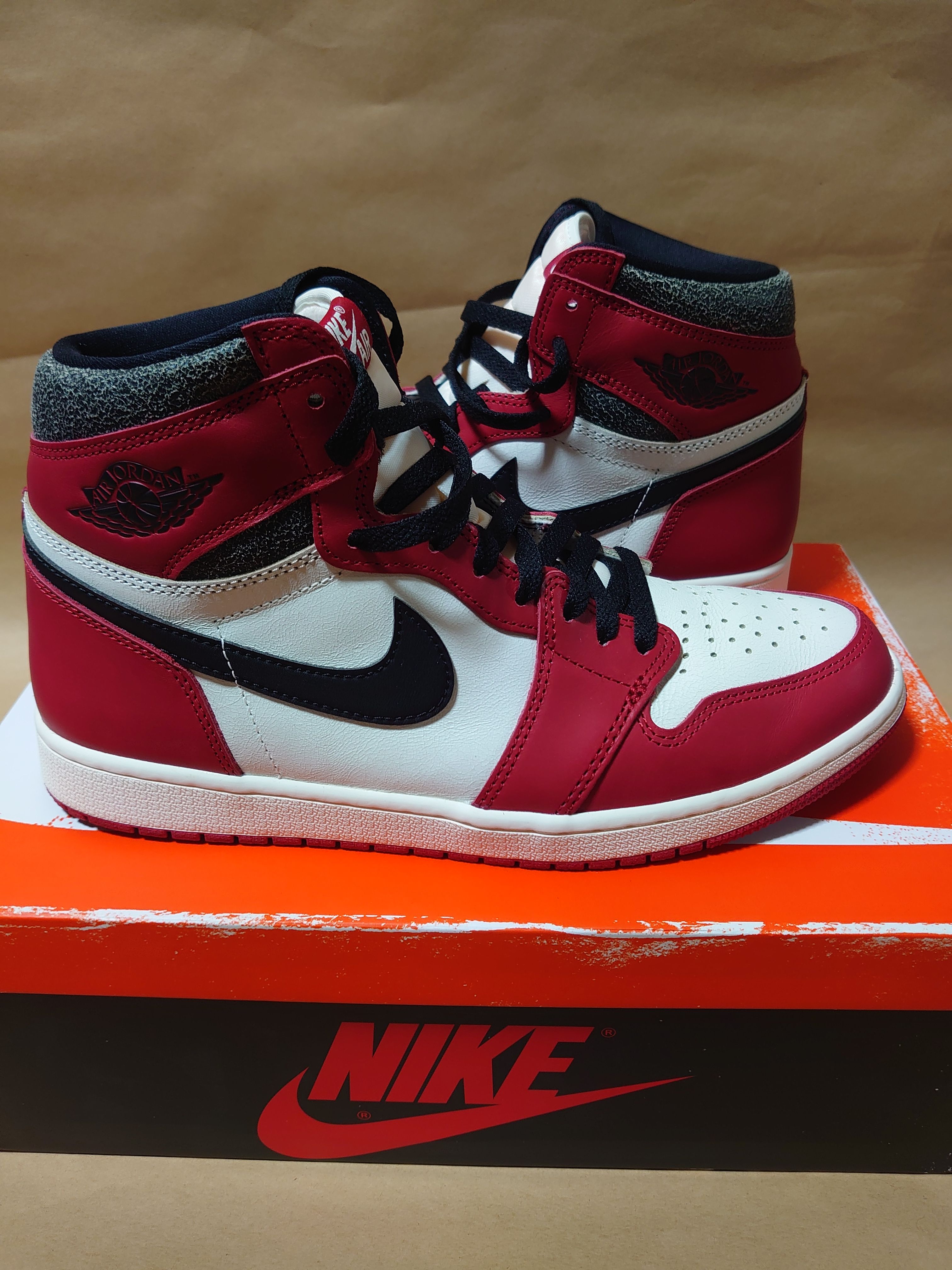 Nike Air Jordan 1 High OG "Lost & Found/Chicago"