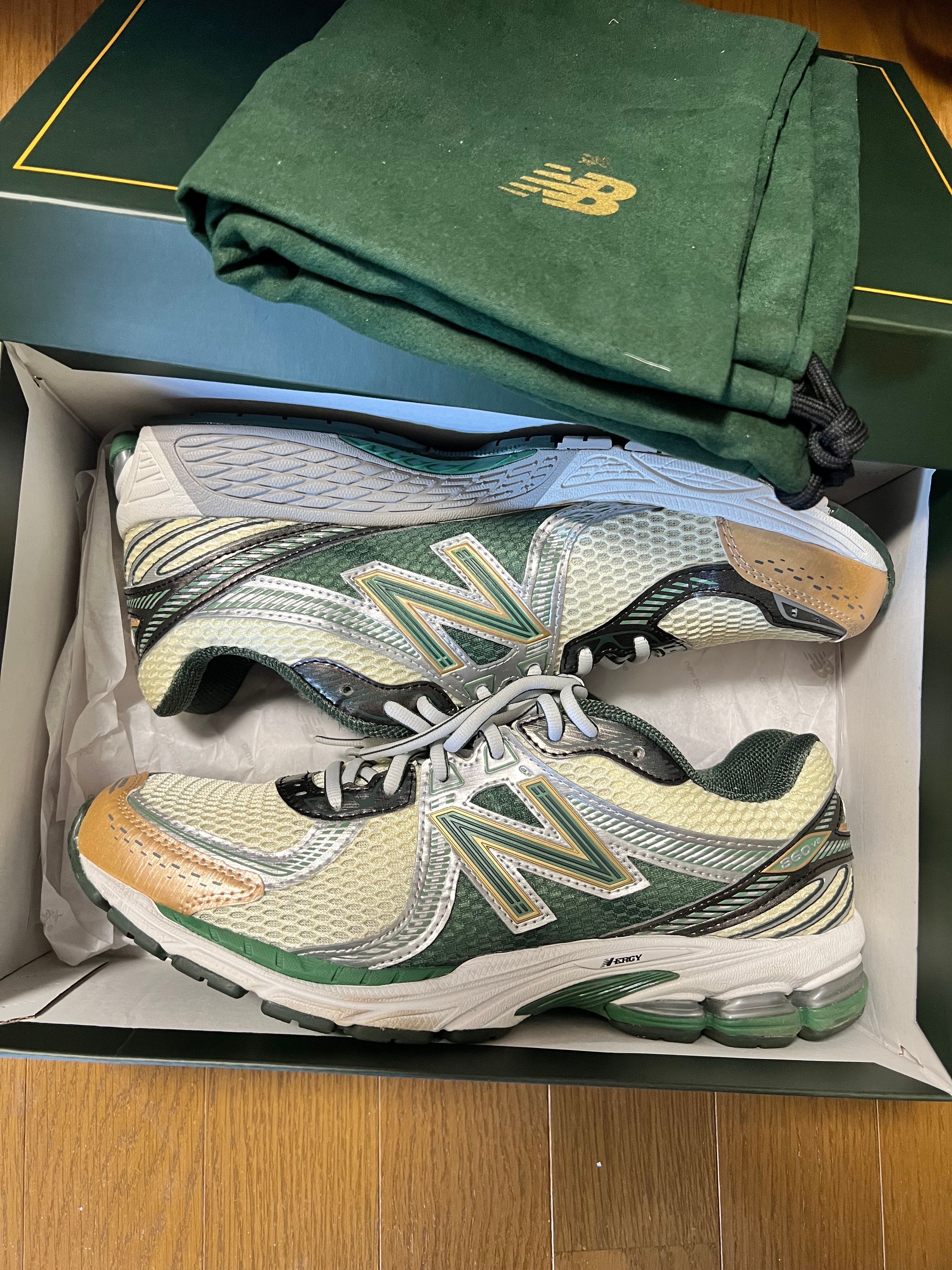 エメレオンドレ × ニューバランス 860V2 "グリーン"