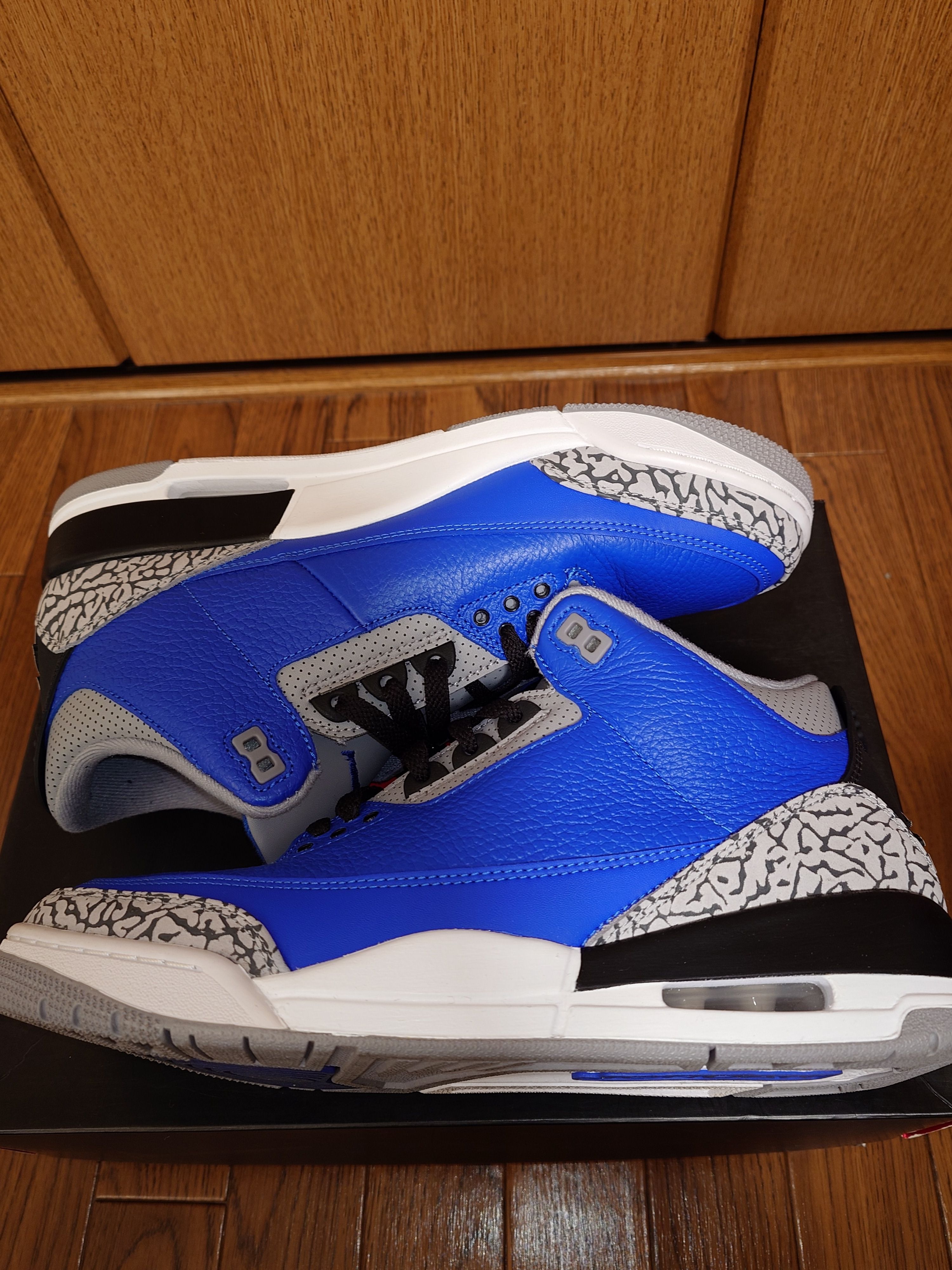 Nike Air Jordan 3 "Varsity Royal"