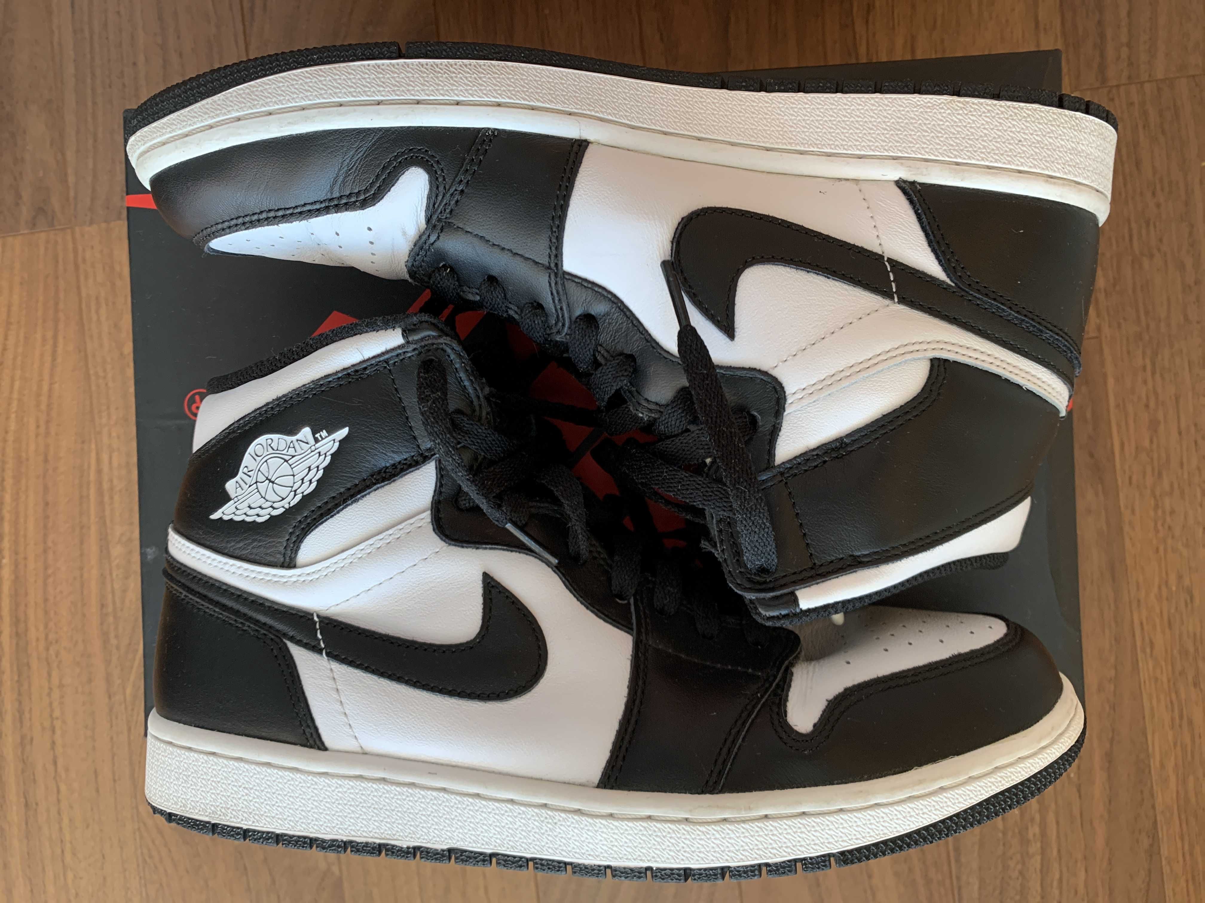 Nike Air Jordan 1 Retro High OG "Black/White" (2014)