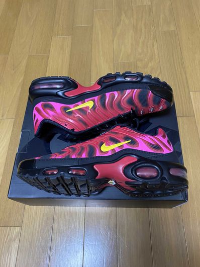 Supreme × Nike Air Max Plus "Hyper Grape"