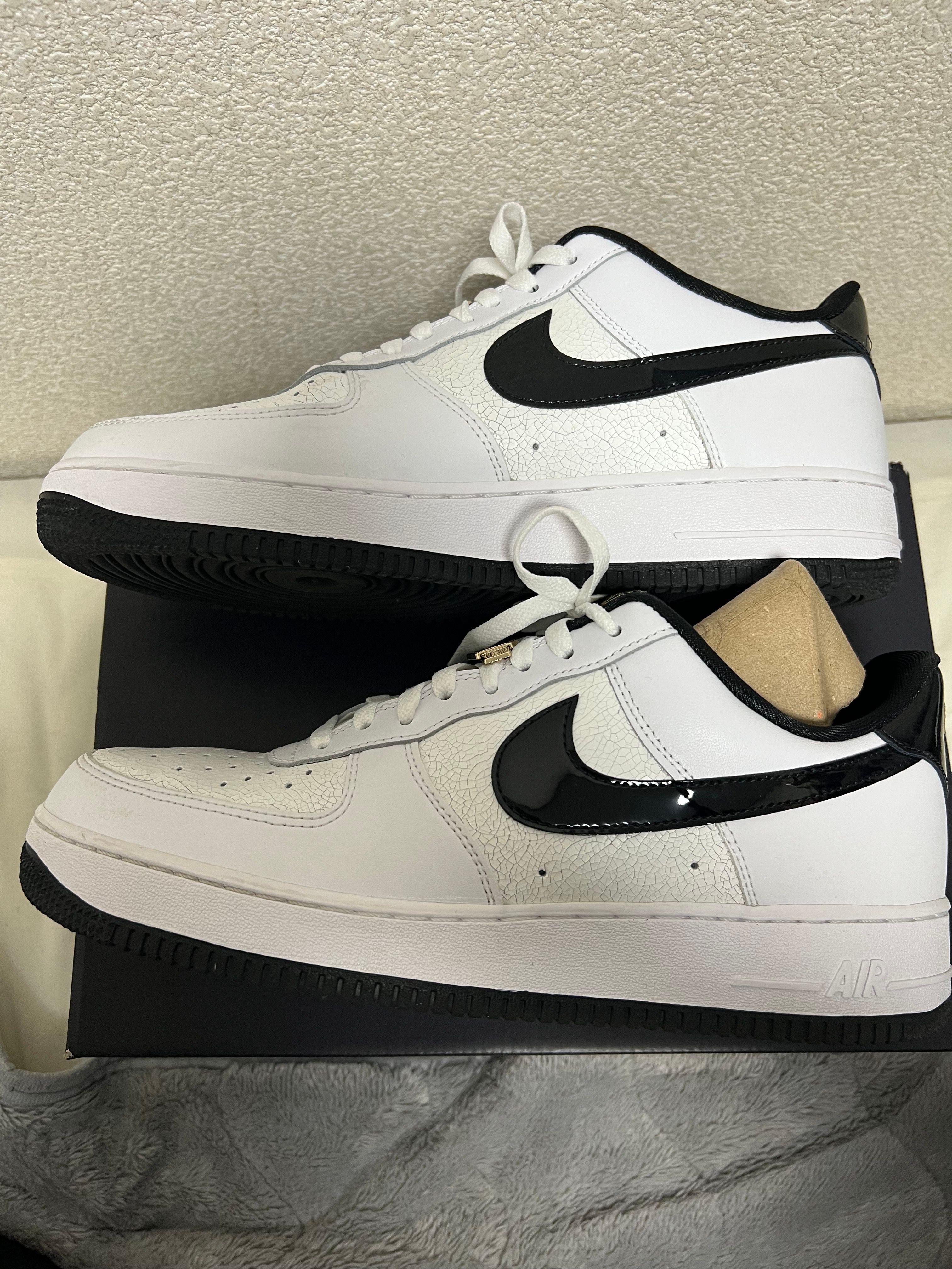 Nike Air Force 1 Low '07 LV8 "World Champ/White and Black"