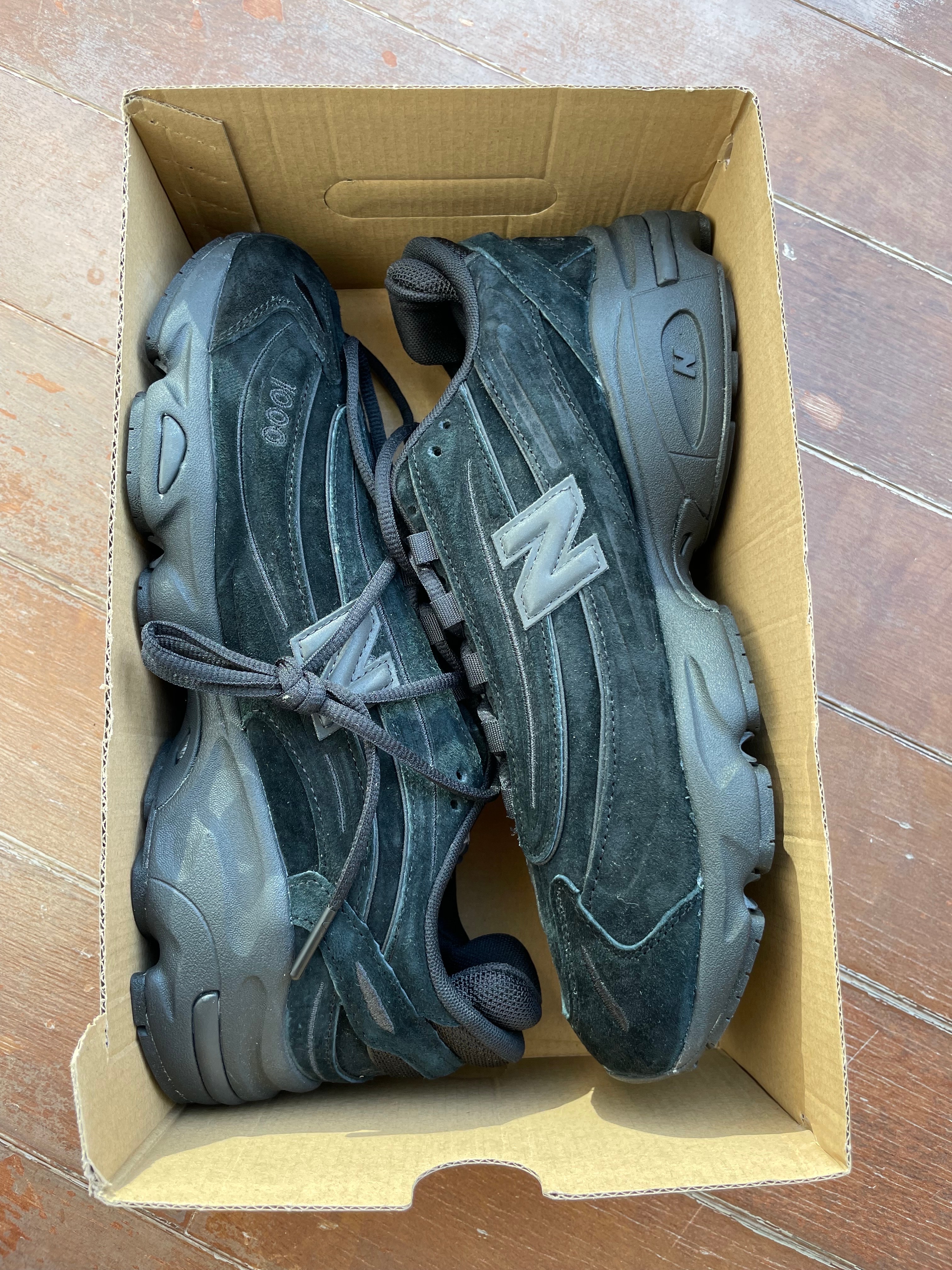 ニューバランス 1000 "ブラックキャット"