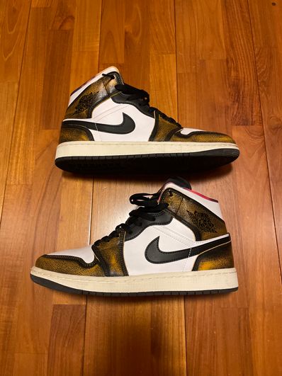 Nike Air Jordan 1 Mid "Wear Away"