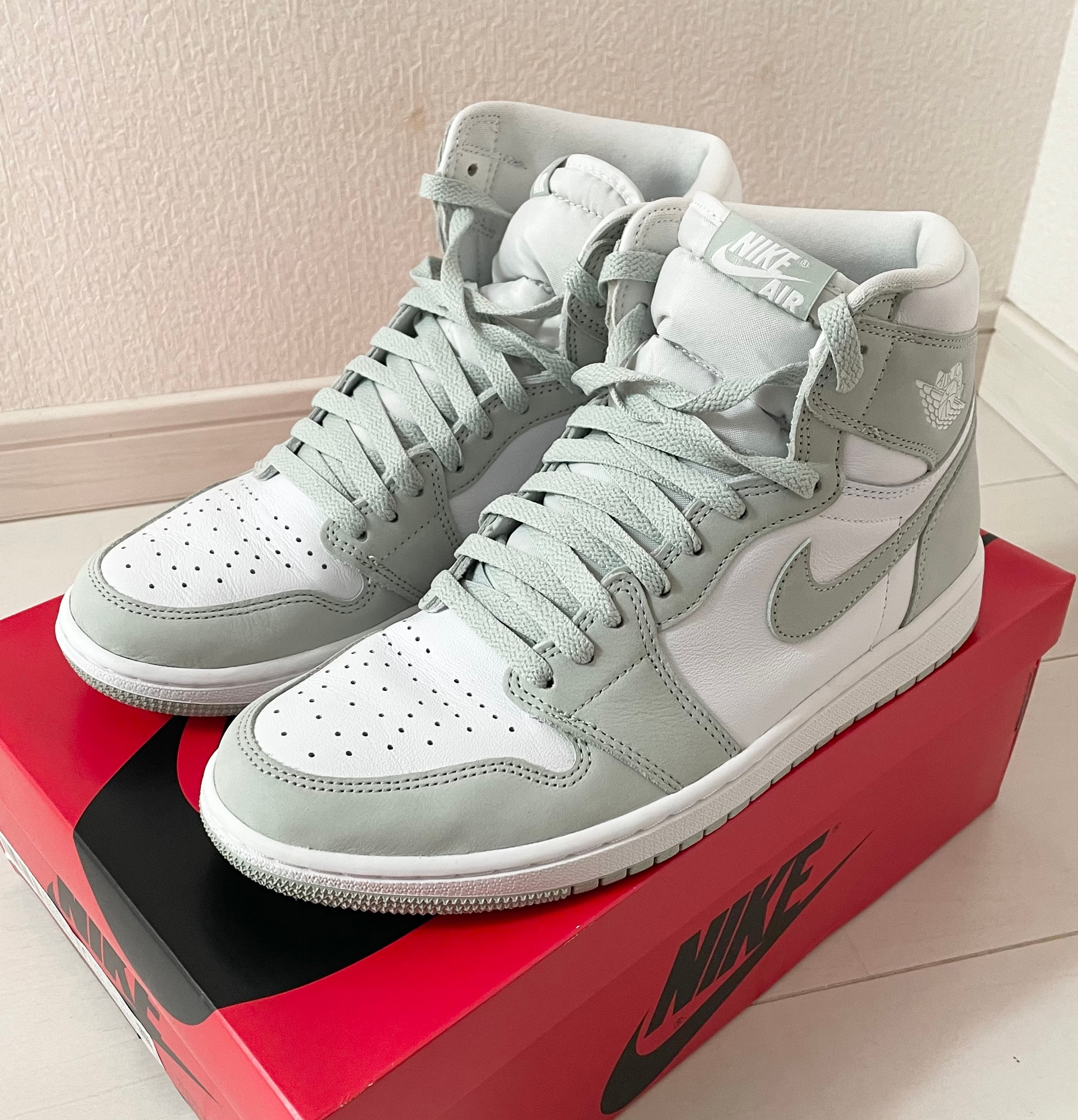 Nike Women's Air Jordan 1 High OG "Seafoam"
