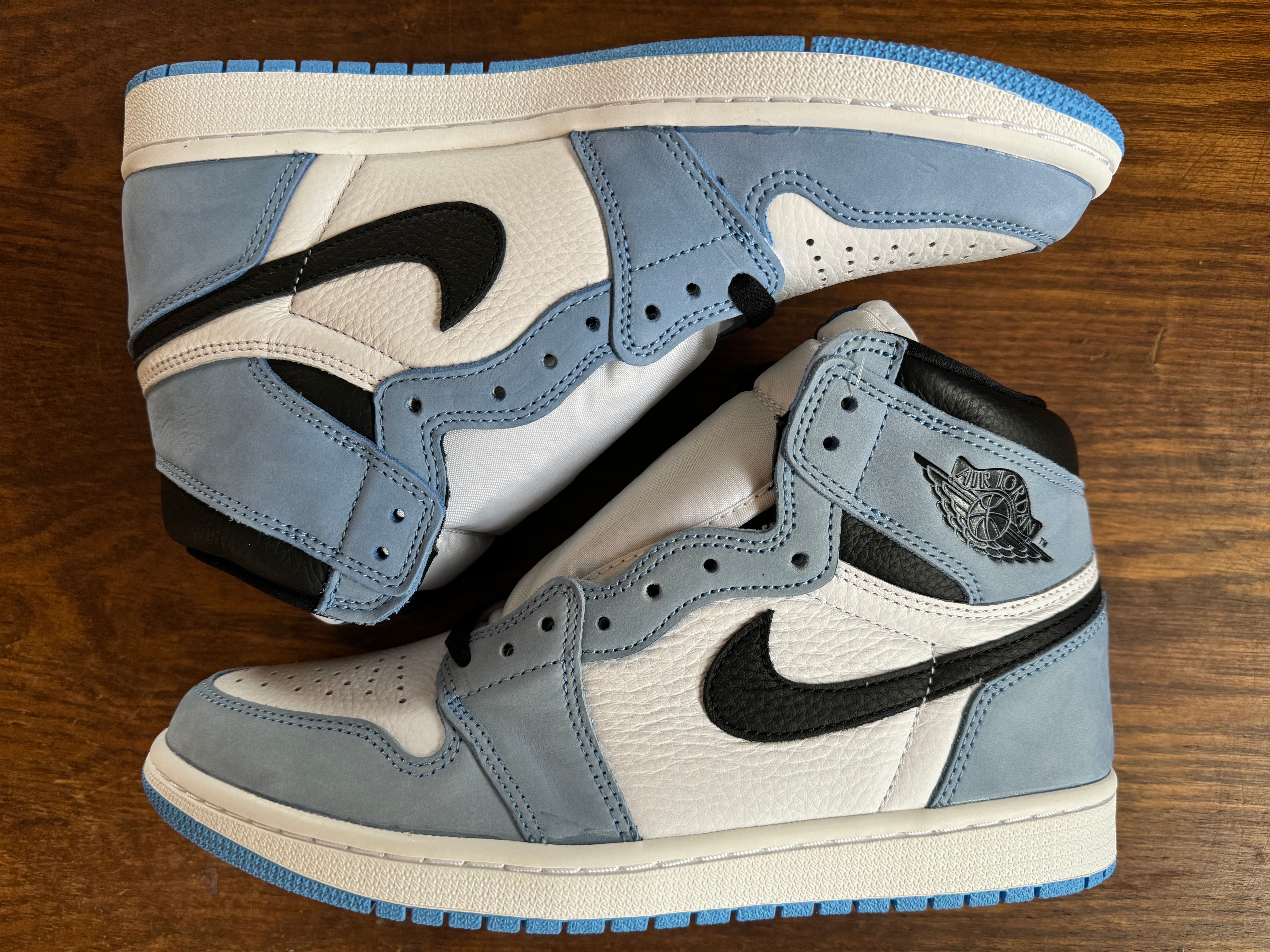 Nike Air Jordan 1 High OG "University Blue"