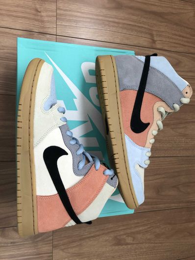 Nike SB Dunk High "Easter Spectrum"