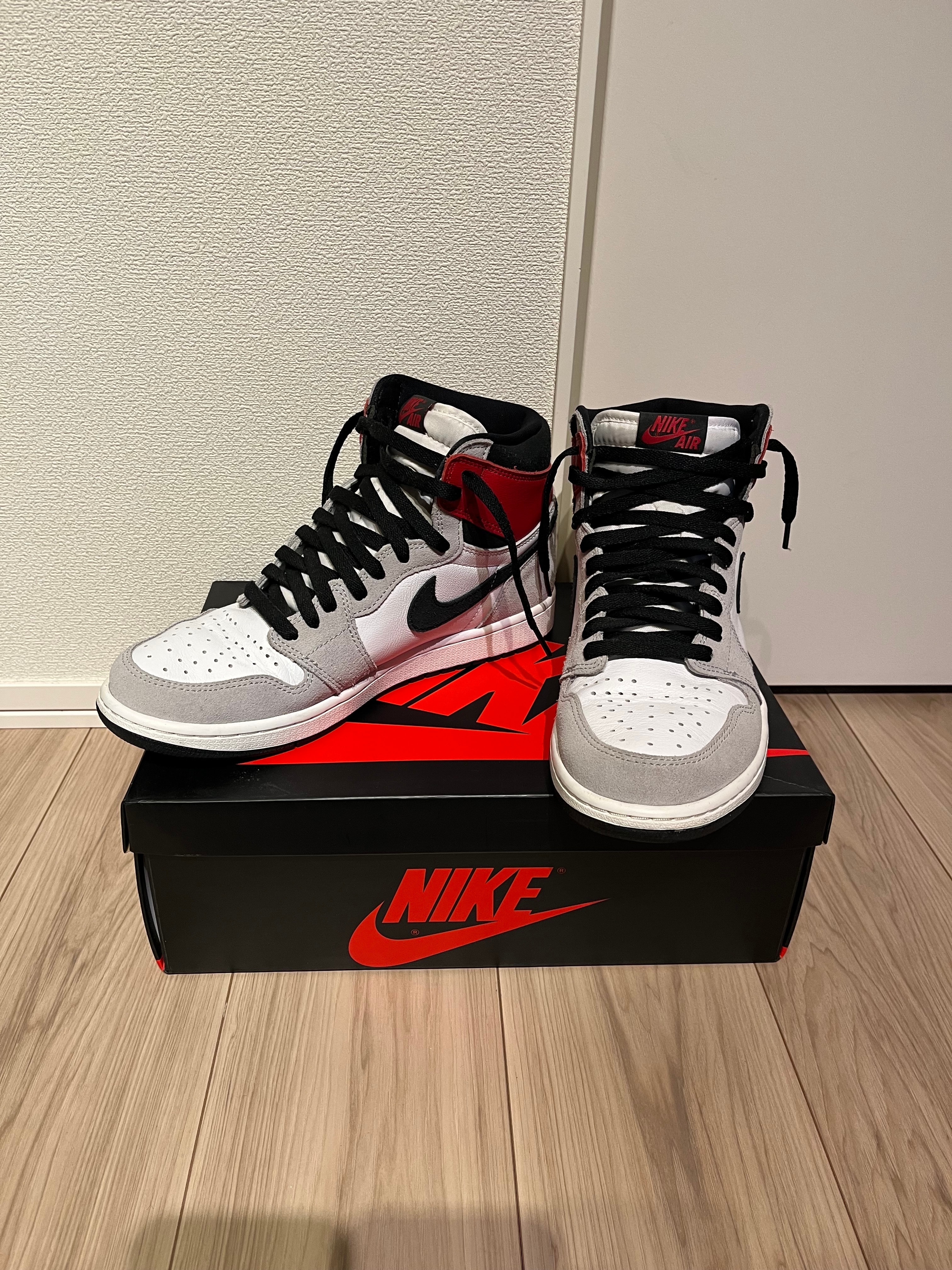 Nike Air Jordan 1 High OG "White/Black/Light Smoke Grey"