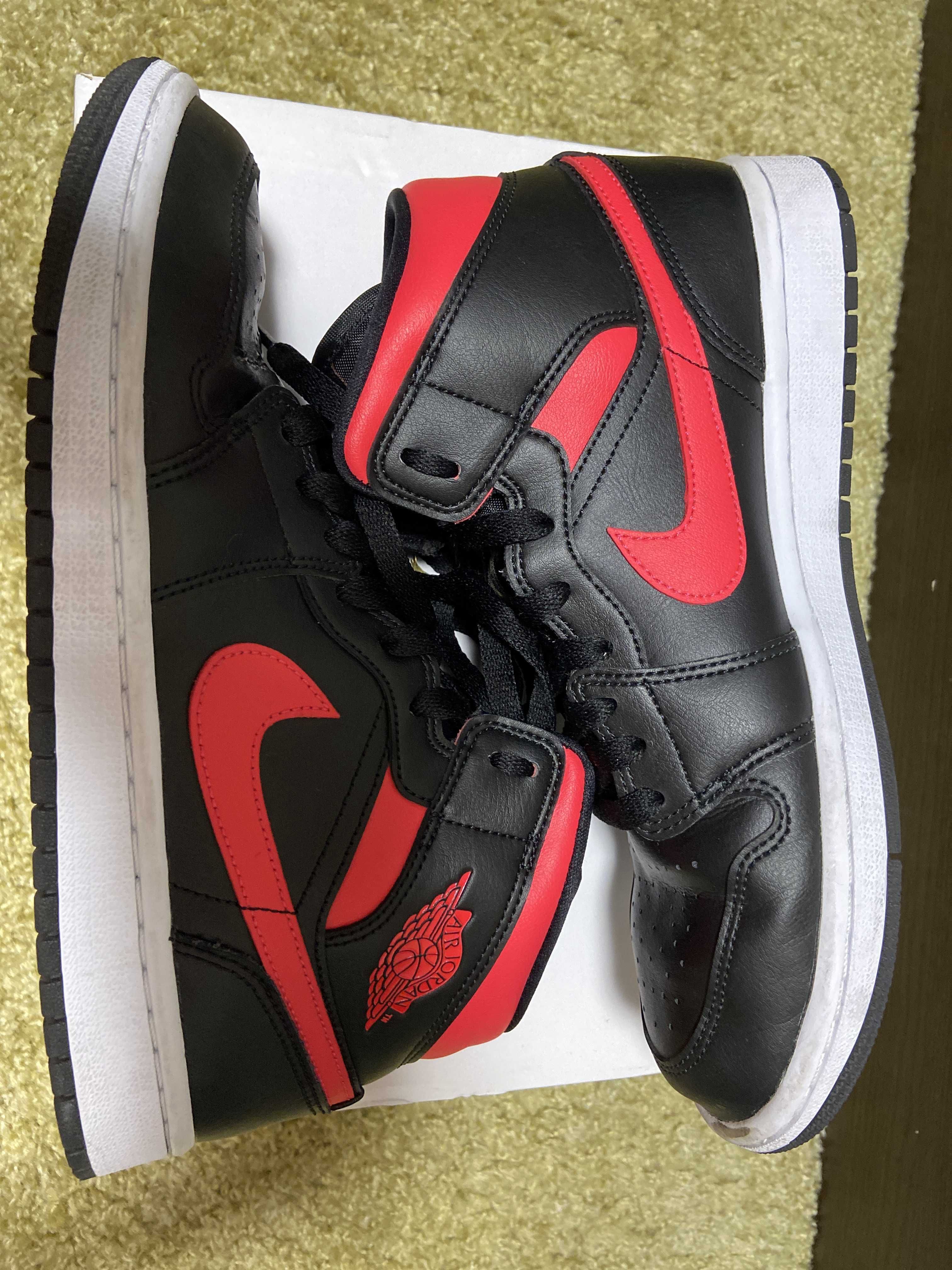 NIKE Women's AIR JORDAN 1 MID "BLACK/SIREN RED/WHITE"