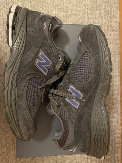 BEAMS × New Balance 2002R GORE-TEX "Charcoal"