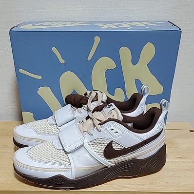 Travis Scott × Nike Zoom Field Jaxx "White and Light Chocolate"