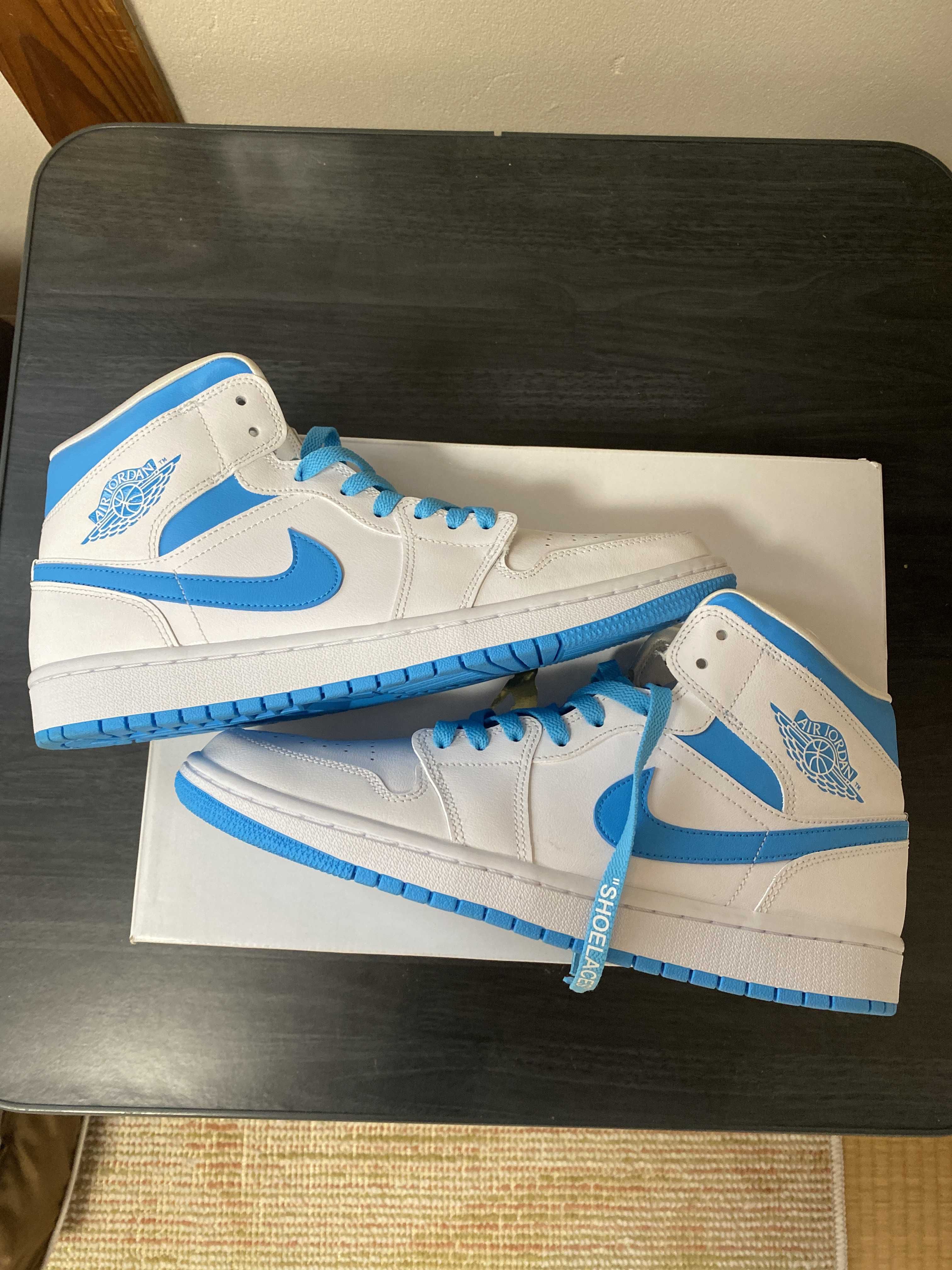 Nike Women's Air Jordan 1 Mid "UNC"