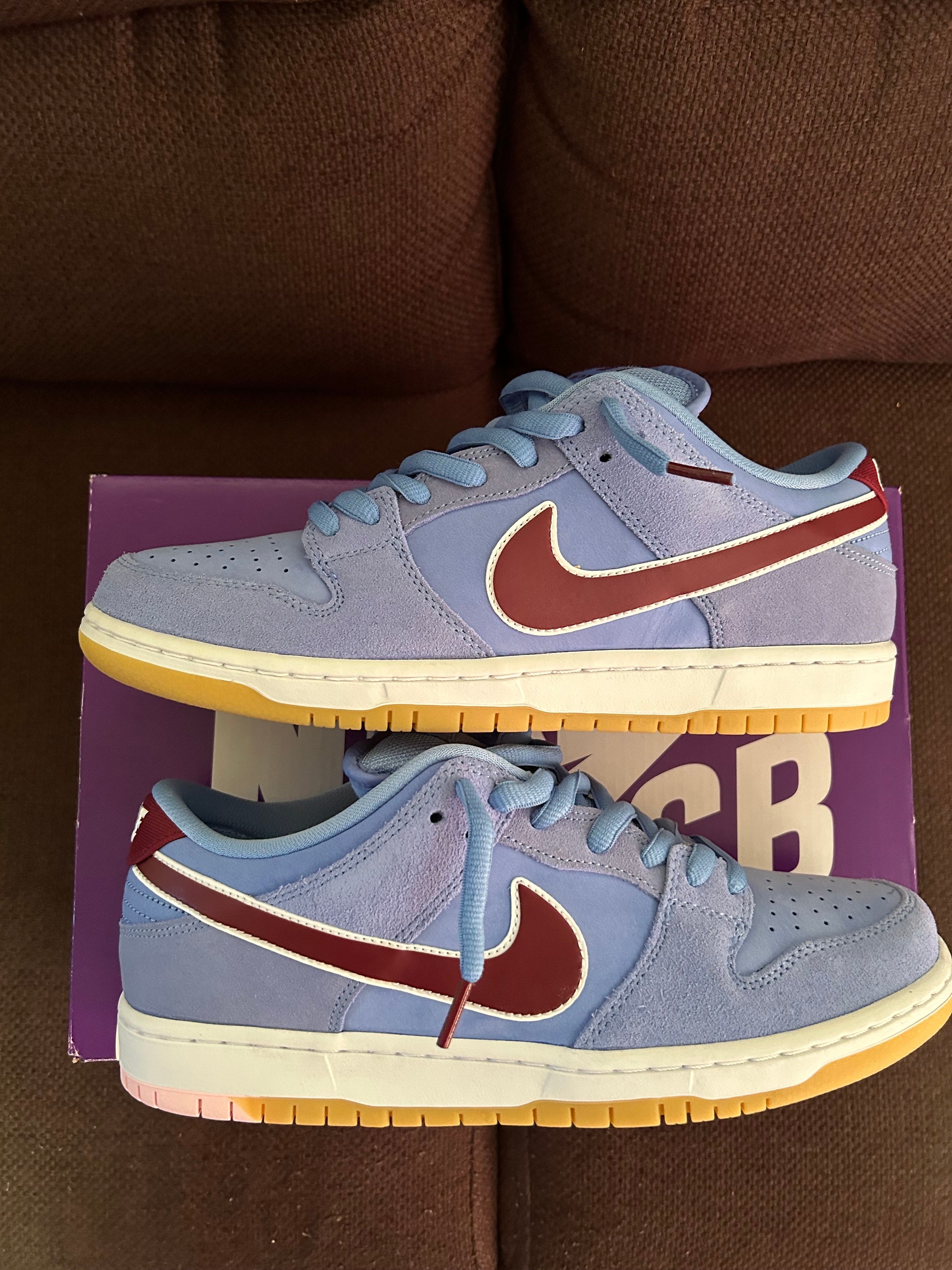 Nike SB Dunk Low Pro "Philadelphia Phillies/Valor Blue and Team Maroon"