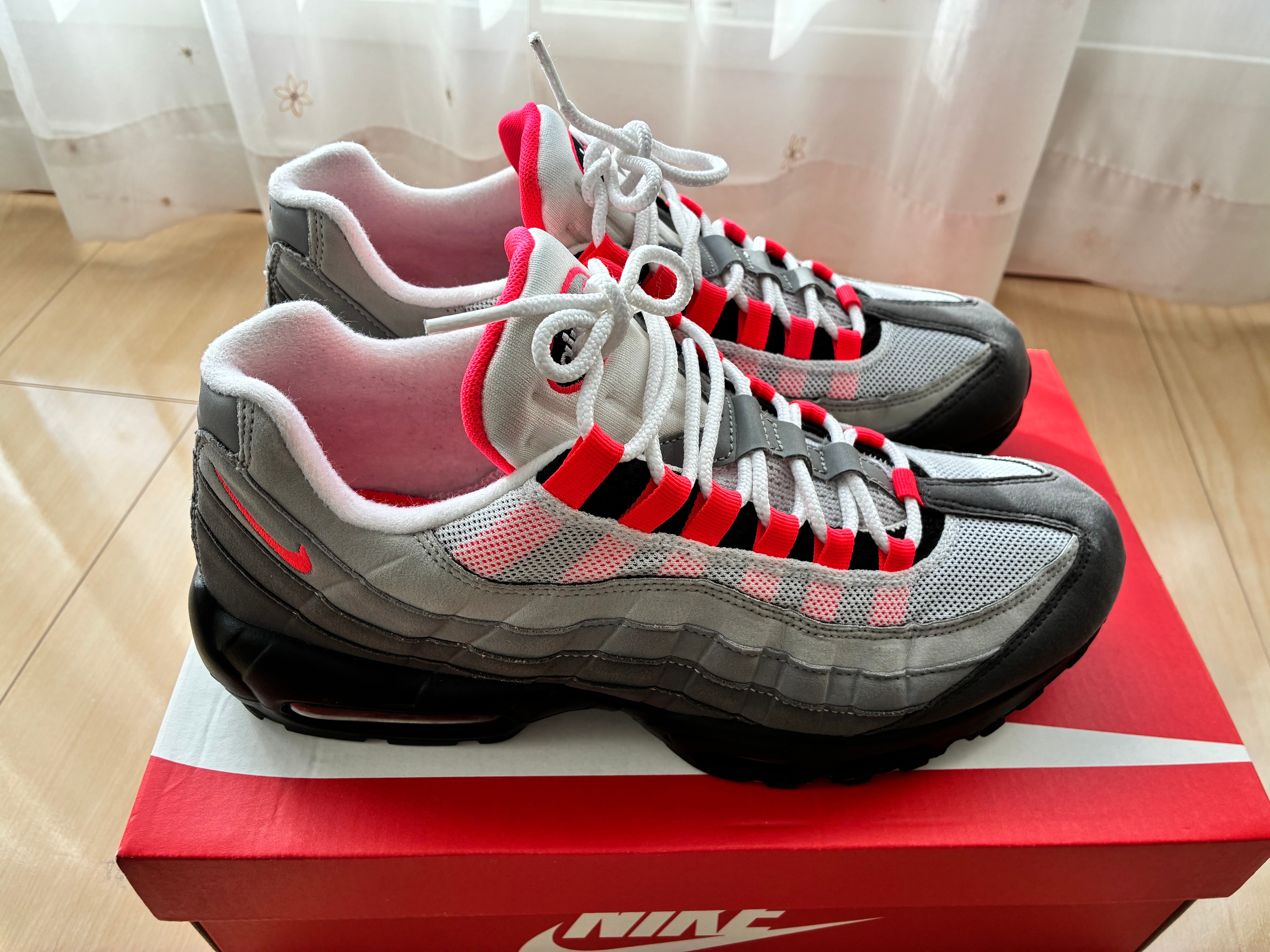 Nike Air Max 95 OG "White/Solar Red"