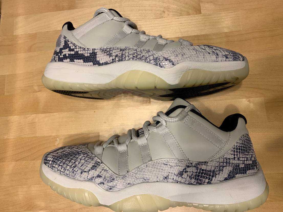 Nike Air Jordan 11 Low Snakeskin "Light Bone/University Red/Sail/Black"