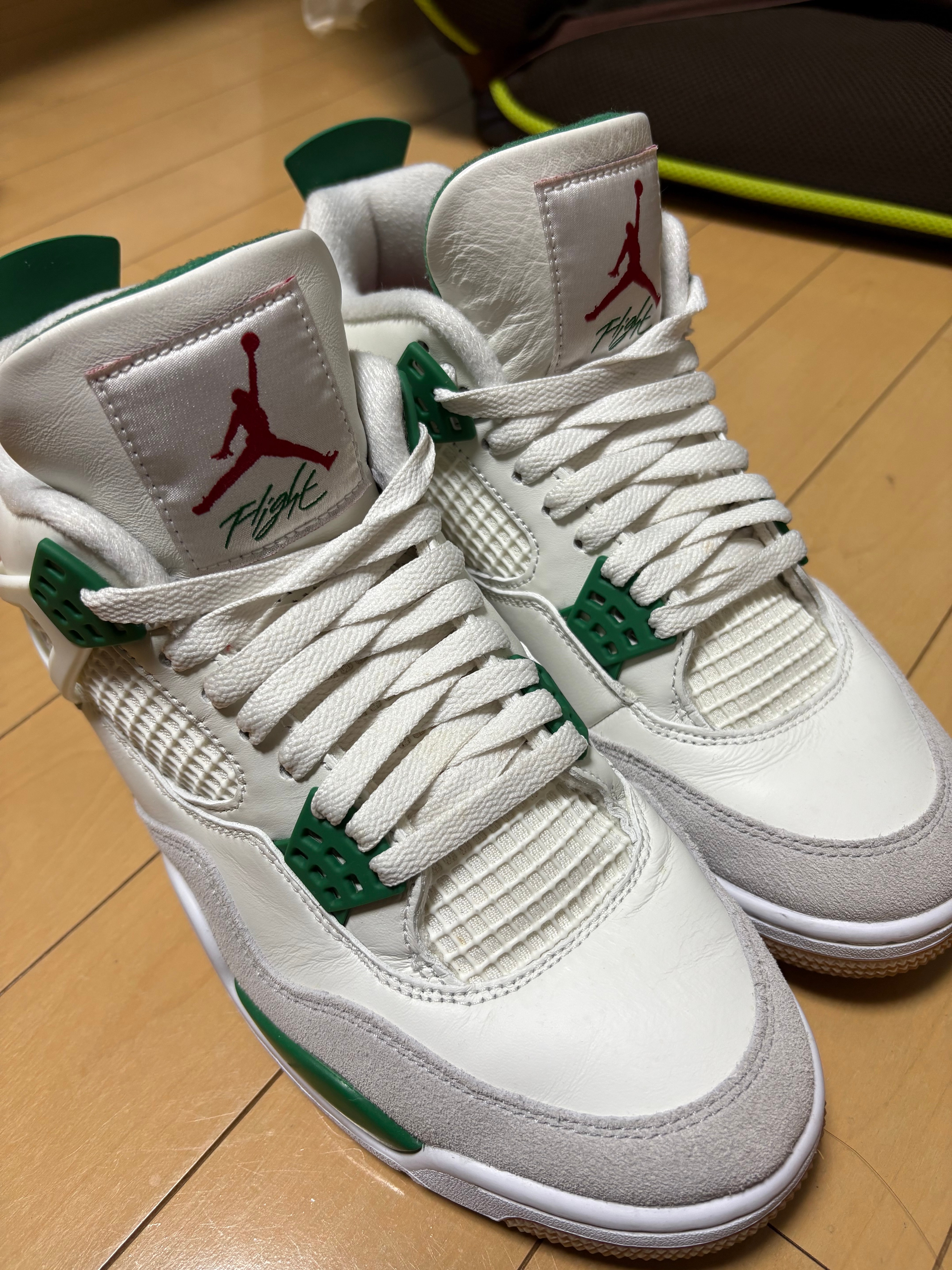 Nike SB × Air Jordan 4 Retro SP "Pine Green"