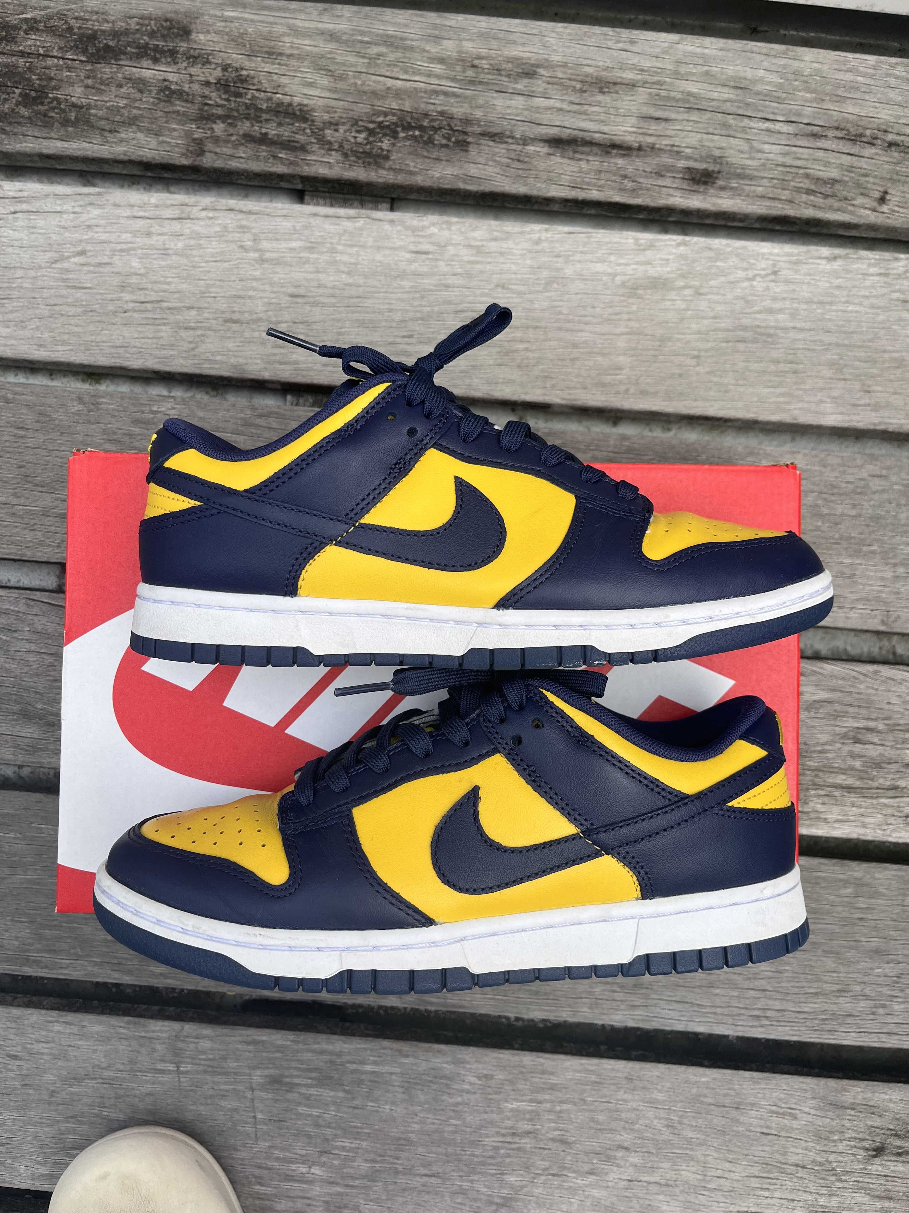 Nike Dunk Low "Michigan"