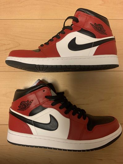 Nike Air Jordan 1 Mid "Chicago Black Toe"