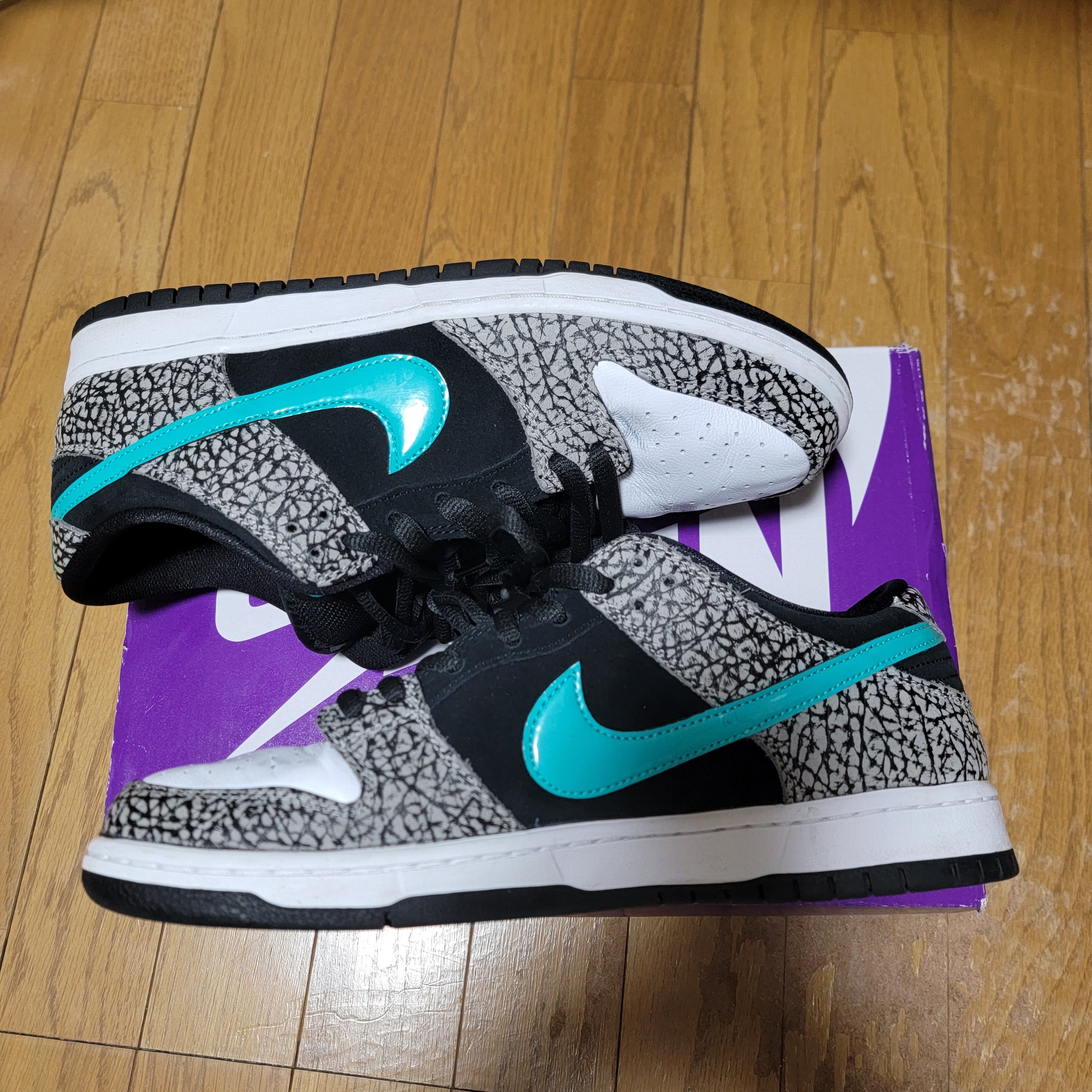 Nike SB Dunk Low "Elephant/Safari"