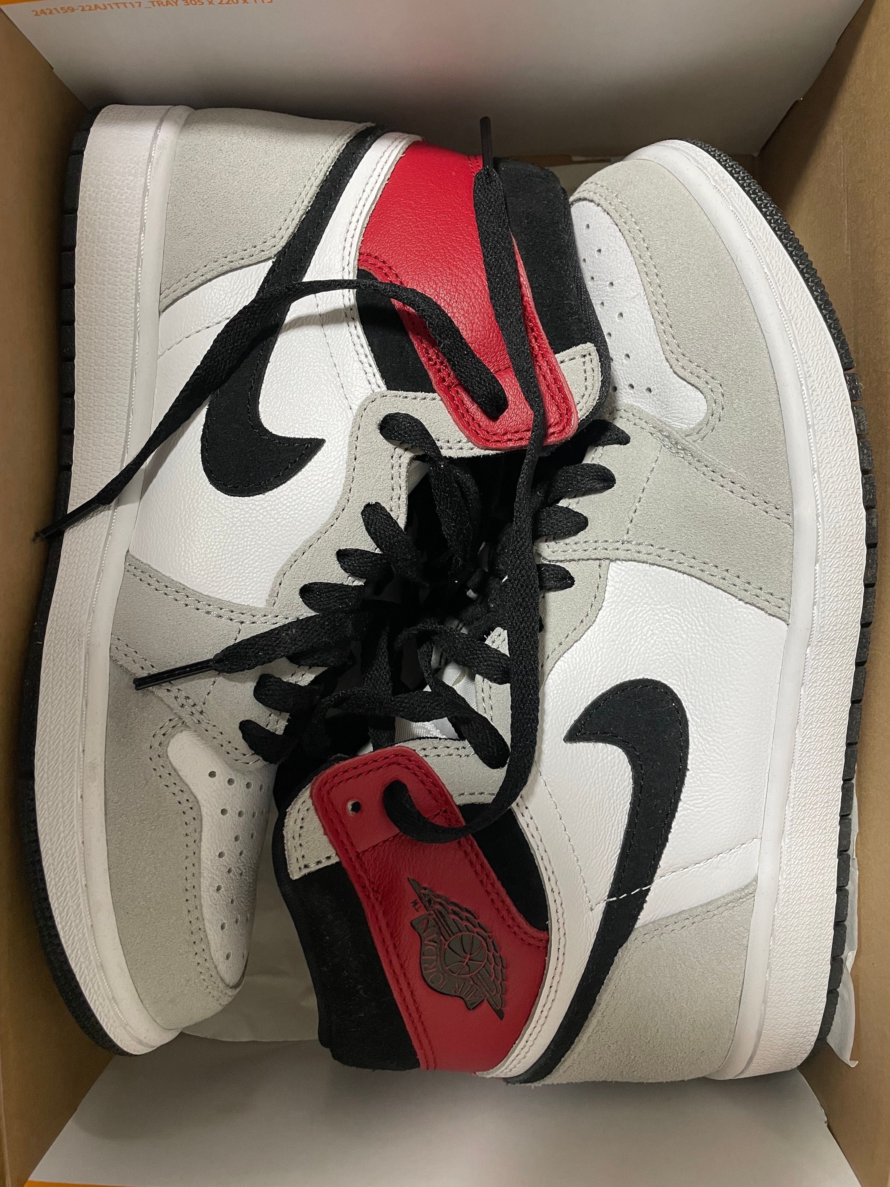 Nike Air Jordan 1 High OG "White/Black/Light Smoke Grey"