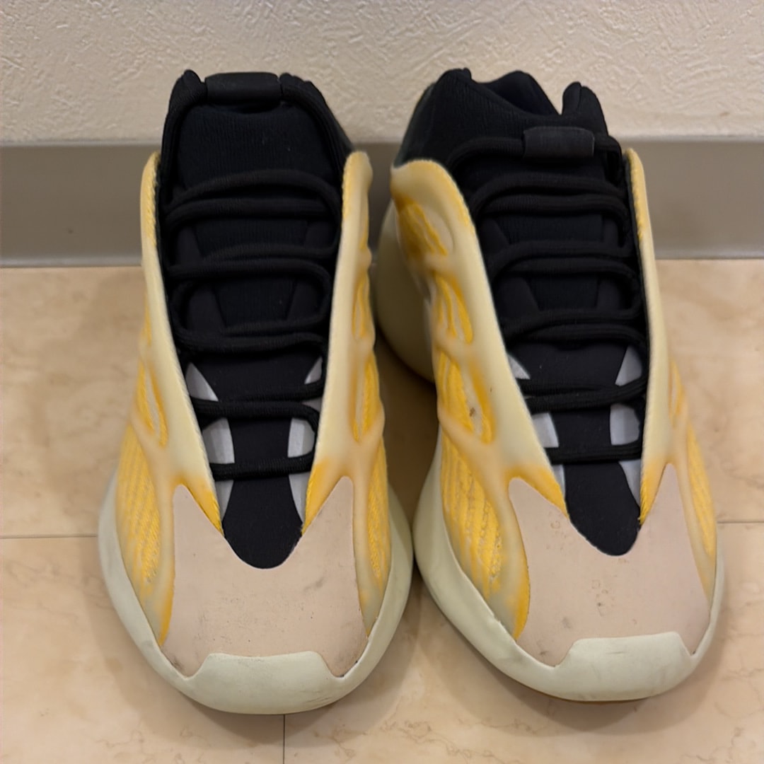 アディダス イージー700V3 "サフラワー"