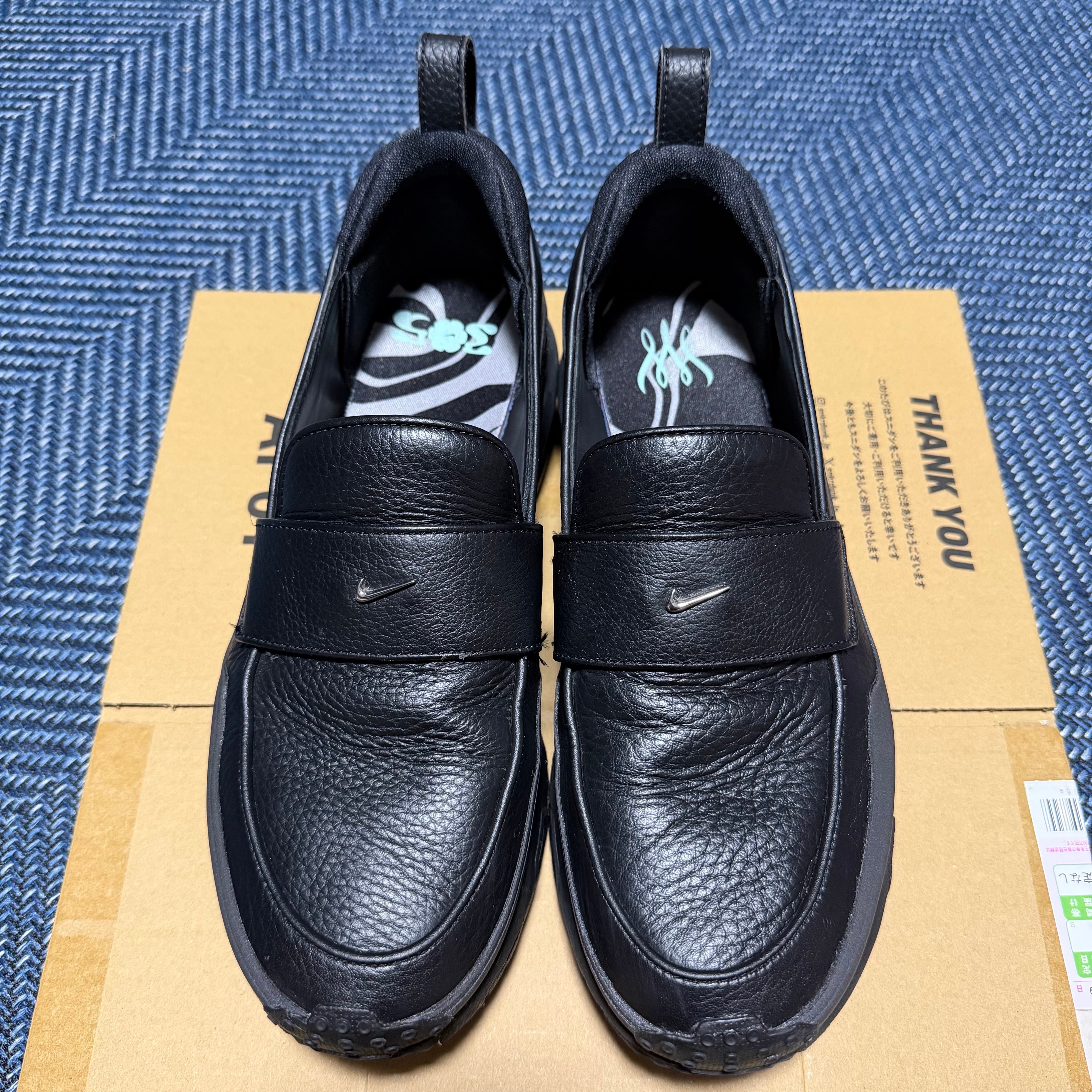 セリーナ ウィリアムズ デザインクルー × ナイキ ウィメンズ エアマックス フェノメナ "ブラック/メタリックシルバー"