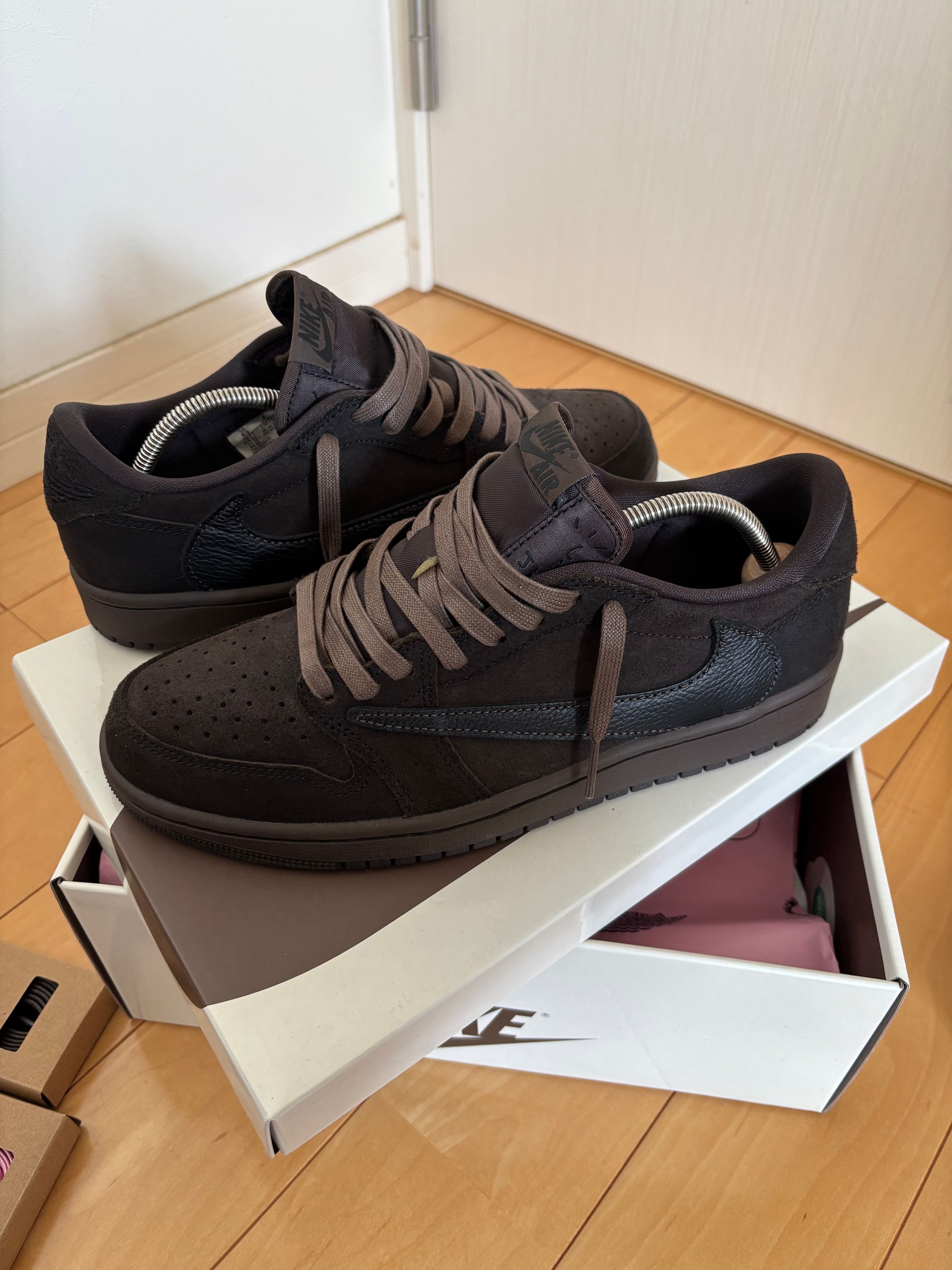 Travis Scott × Nike Air Jordan 1 Low OG SP "Velvet Brown and Dark Mocha"