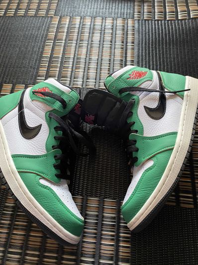 Nike Women's Air Jordan 1 High OG "Lucky Green/White-Sail-Black"