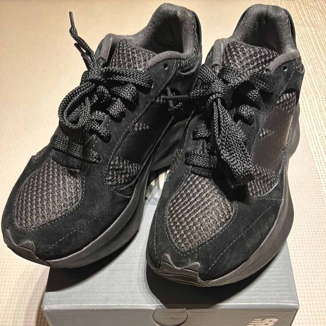 ニューバランス ワープドランナー "トリプルブラック"