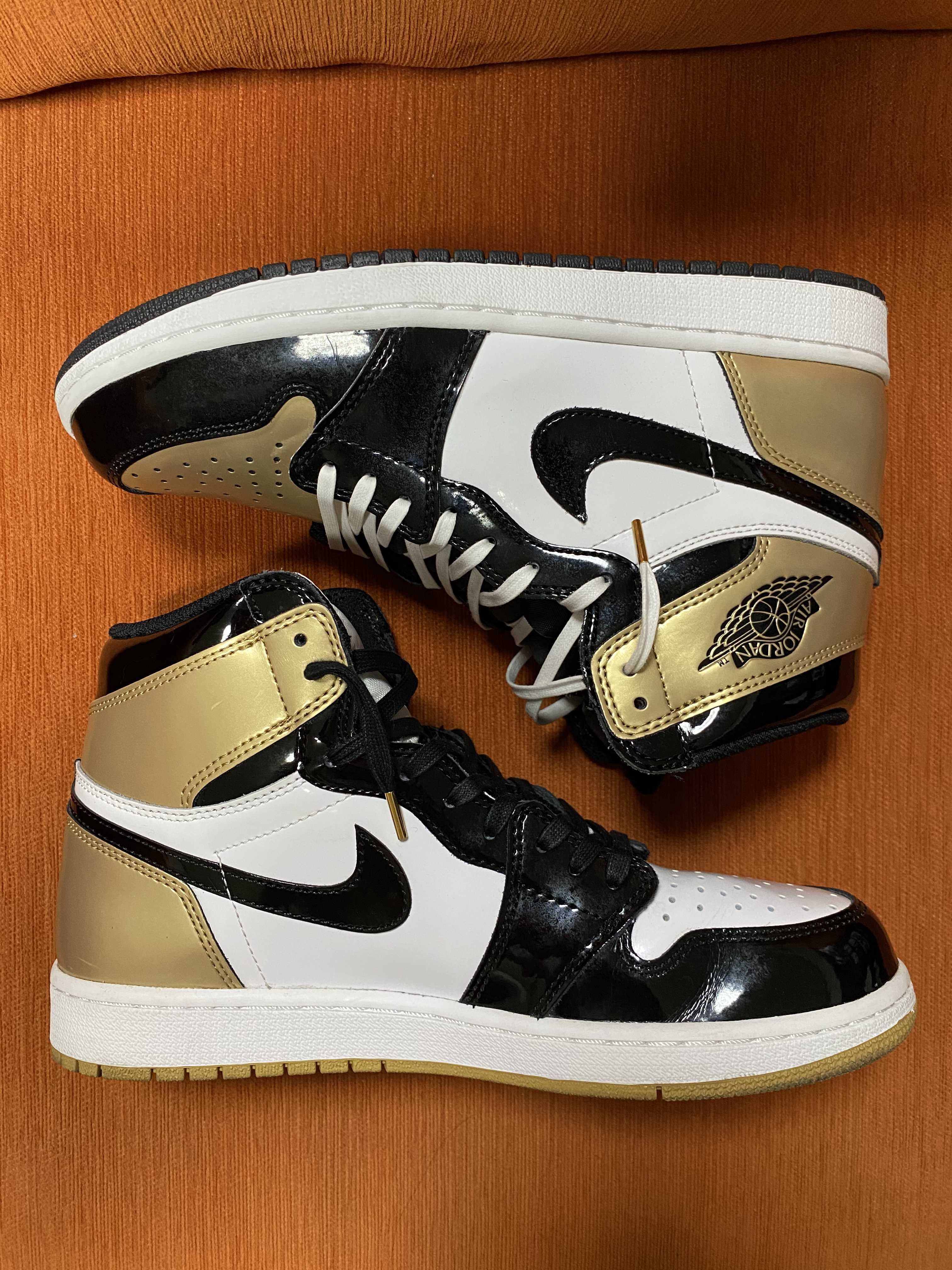 Nike Air Jordan 1 Retro High "Gold Top 3"
