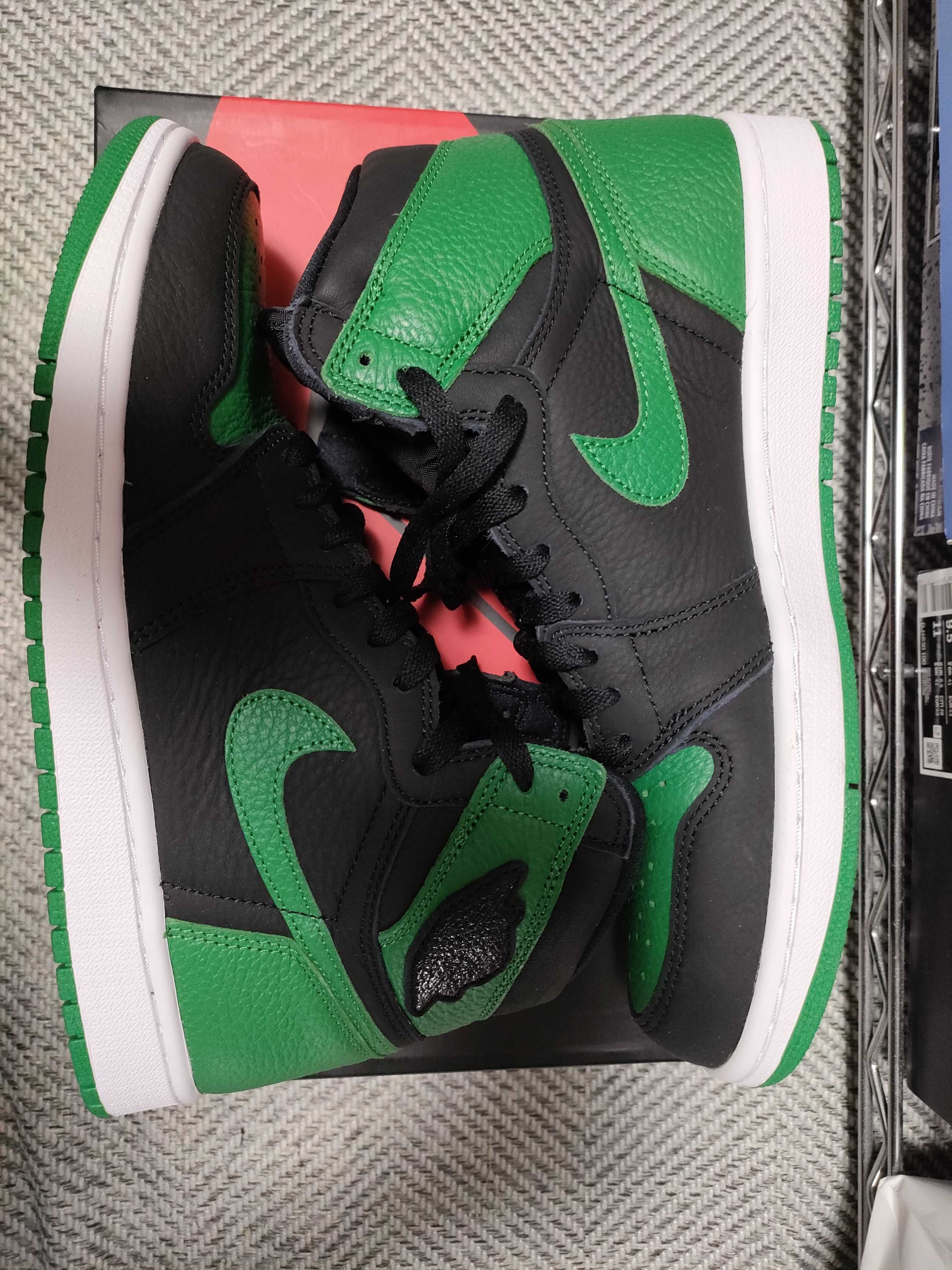 Nike Air Jordan 1 Retro High OG "Black/Pine Green" (2020)