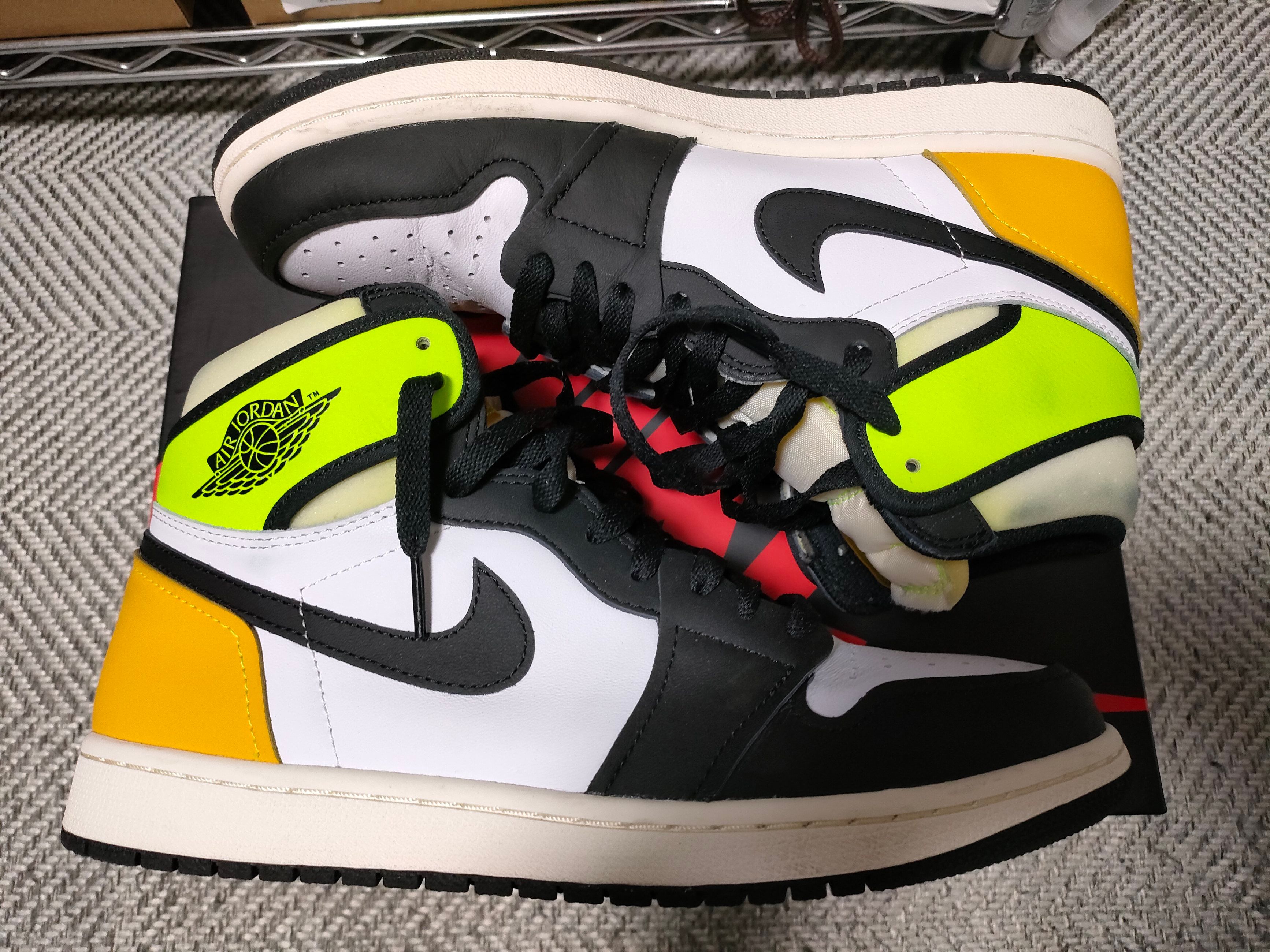 Nike Air Jordan 1 High OG "Volt Gold"