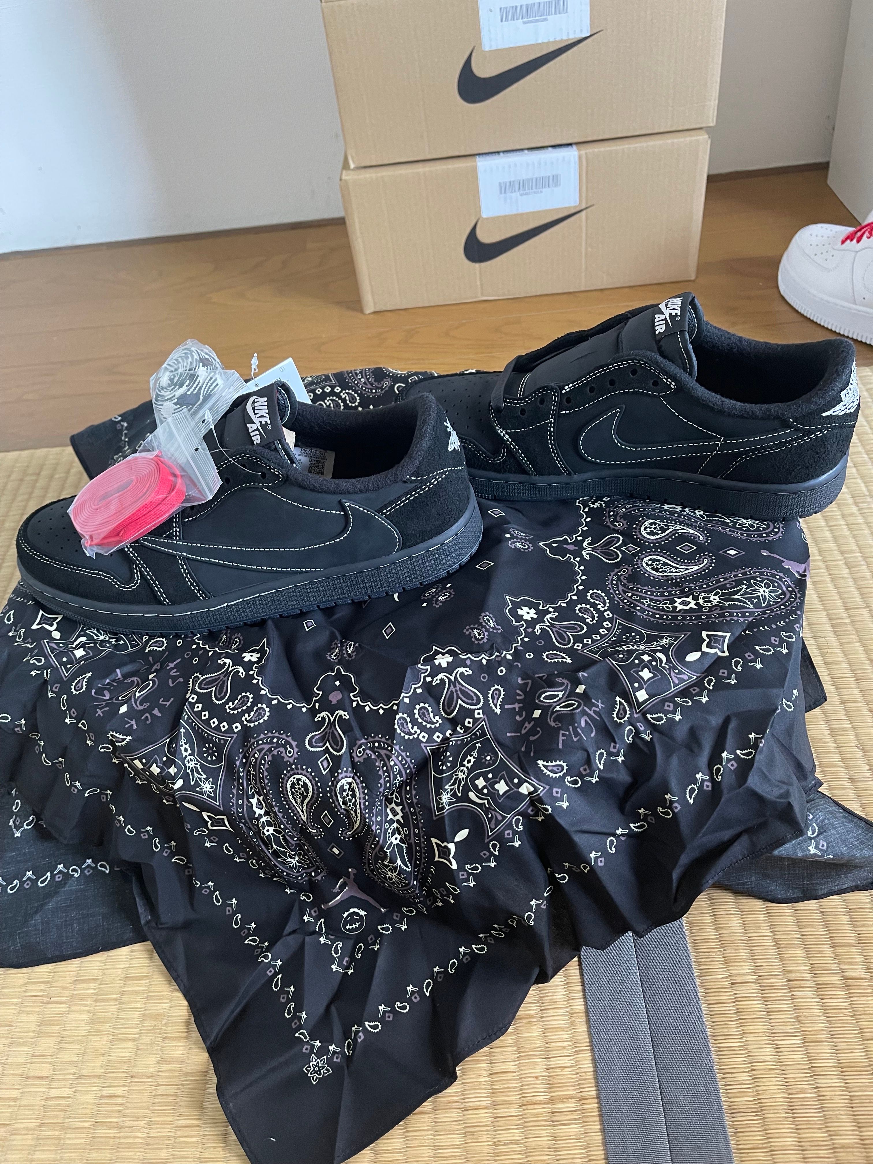 Travis Scott × Nike Air Jordan 1 Low OG SP "Black Phantom"