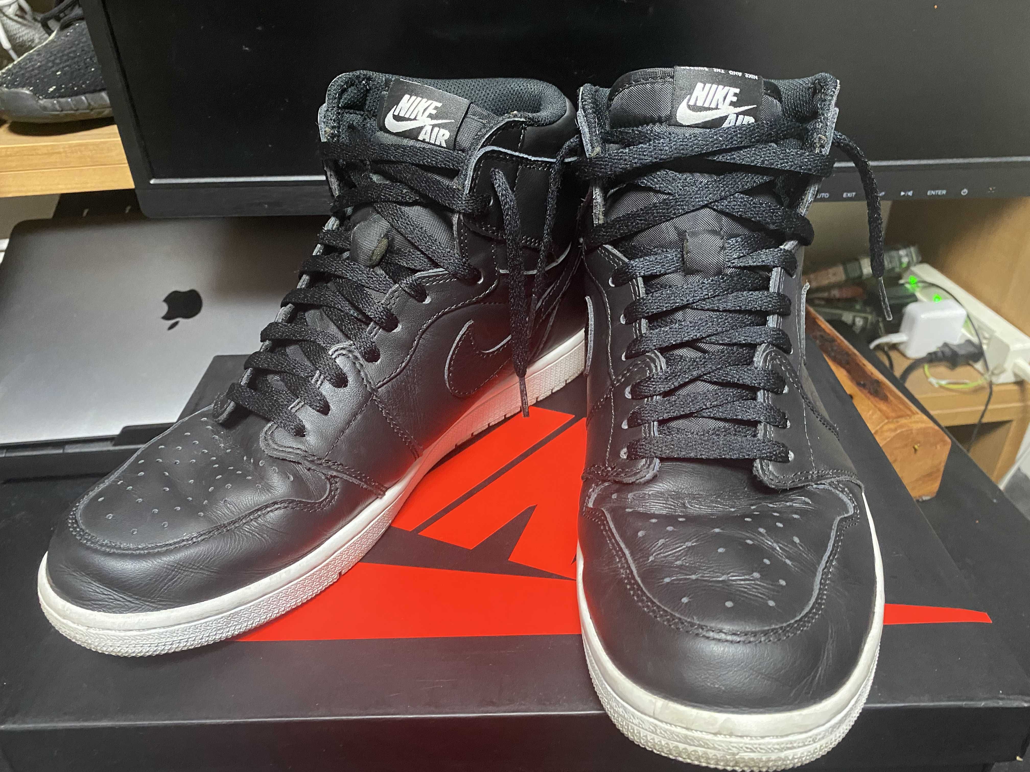 Nike Air Jordan 1 Retro High "CYBER MONDAY" (2015)